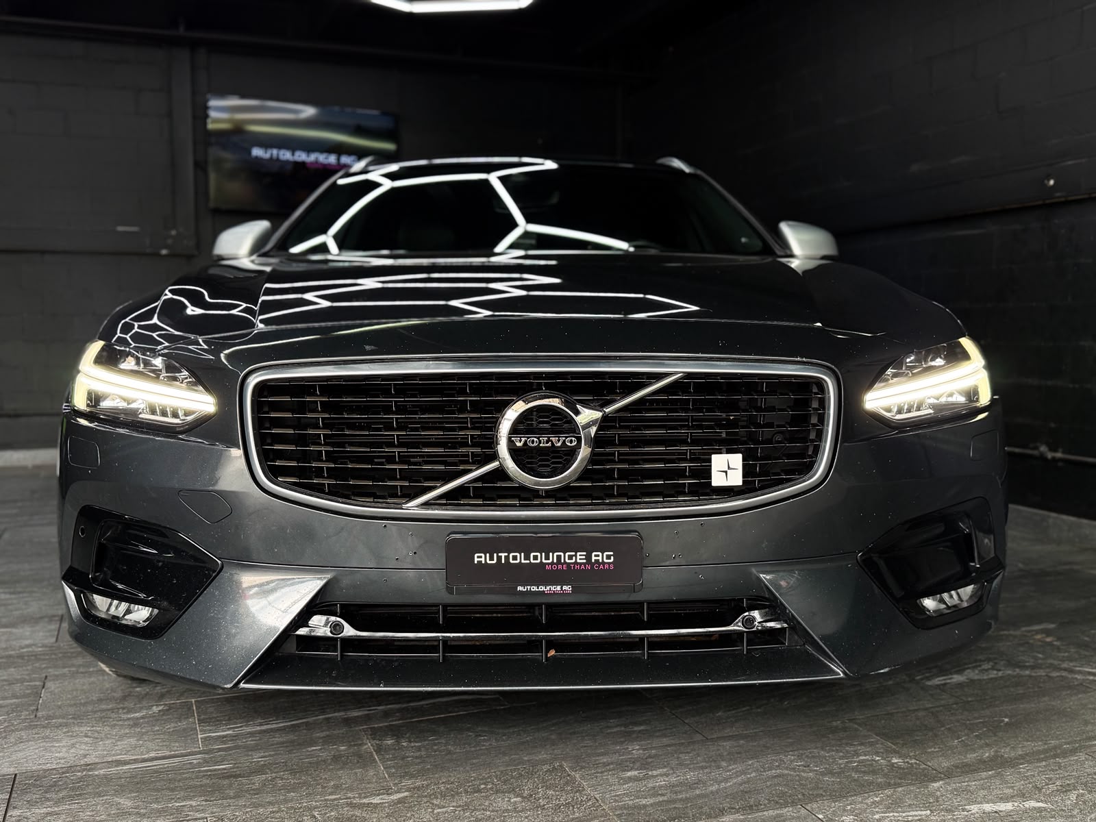 VOLVO V90 D5 AWD R-Design Geartronic Powerpulse-image-2