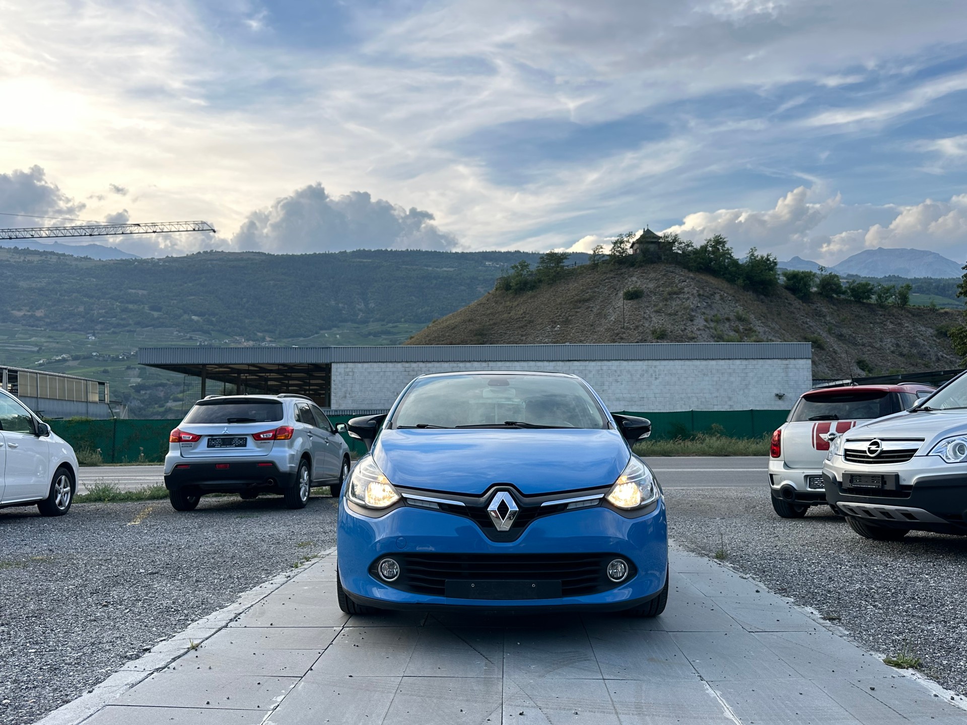 RENAULT Clio 1.5 dCi Swiss Edition-image-2