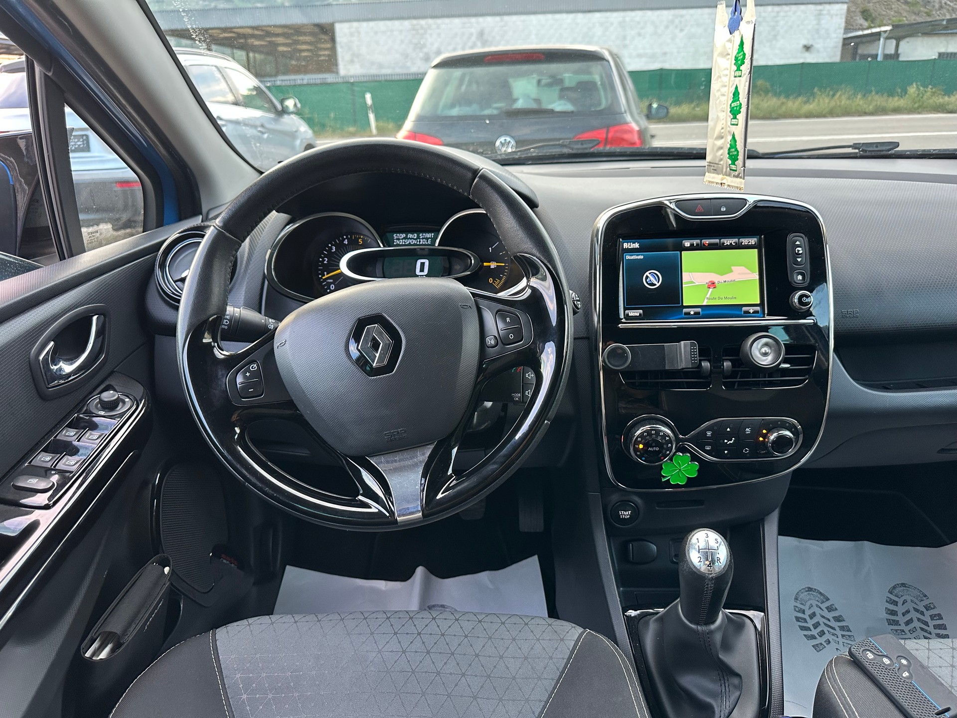 RENAULT Clio 1.5 dCi Swiss Edition-image-10