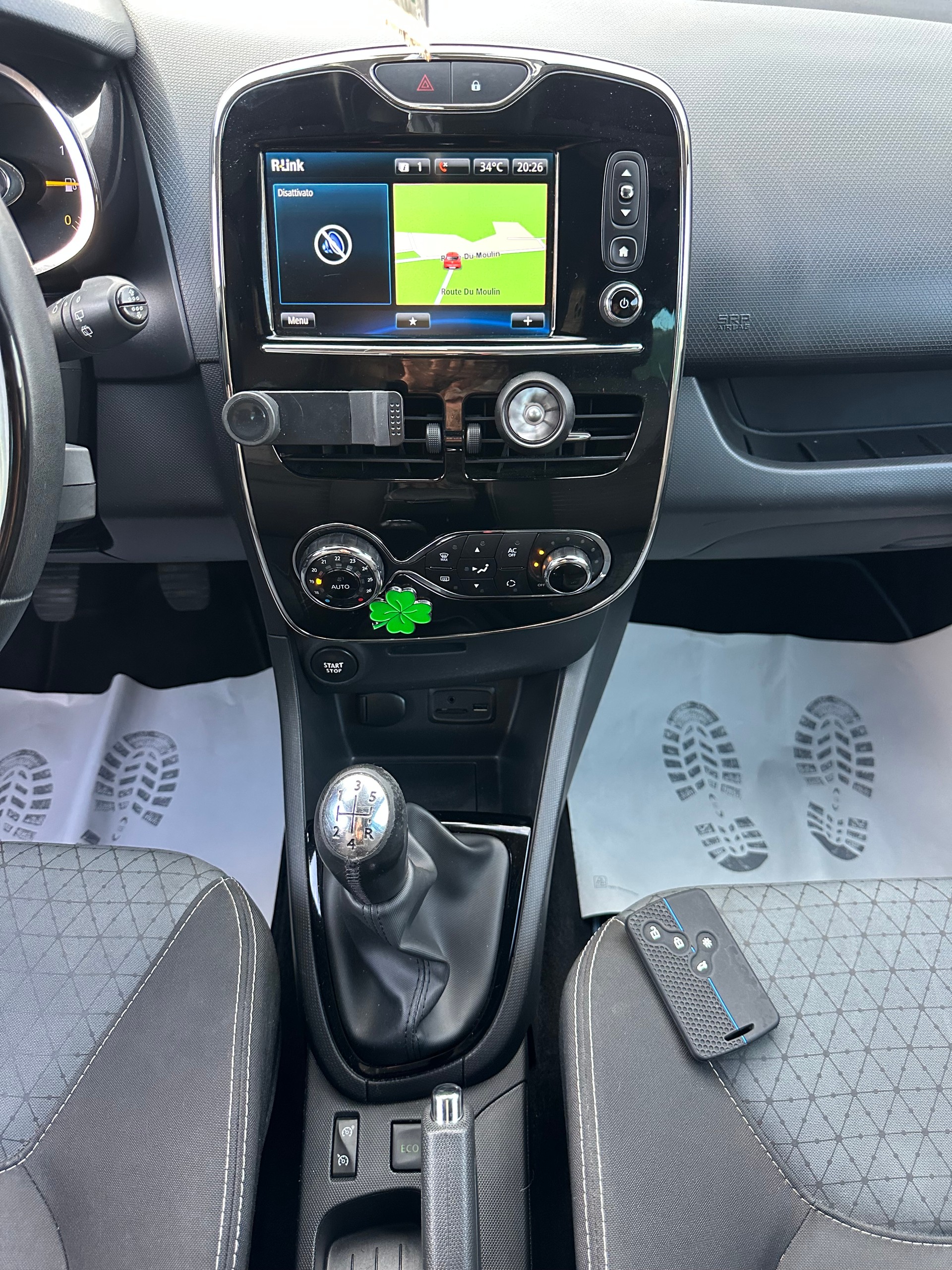 RENAULT Clio 1.5 dCi Swiss Edition-image-11