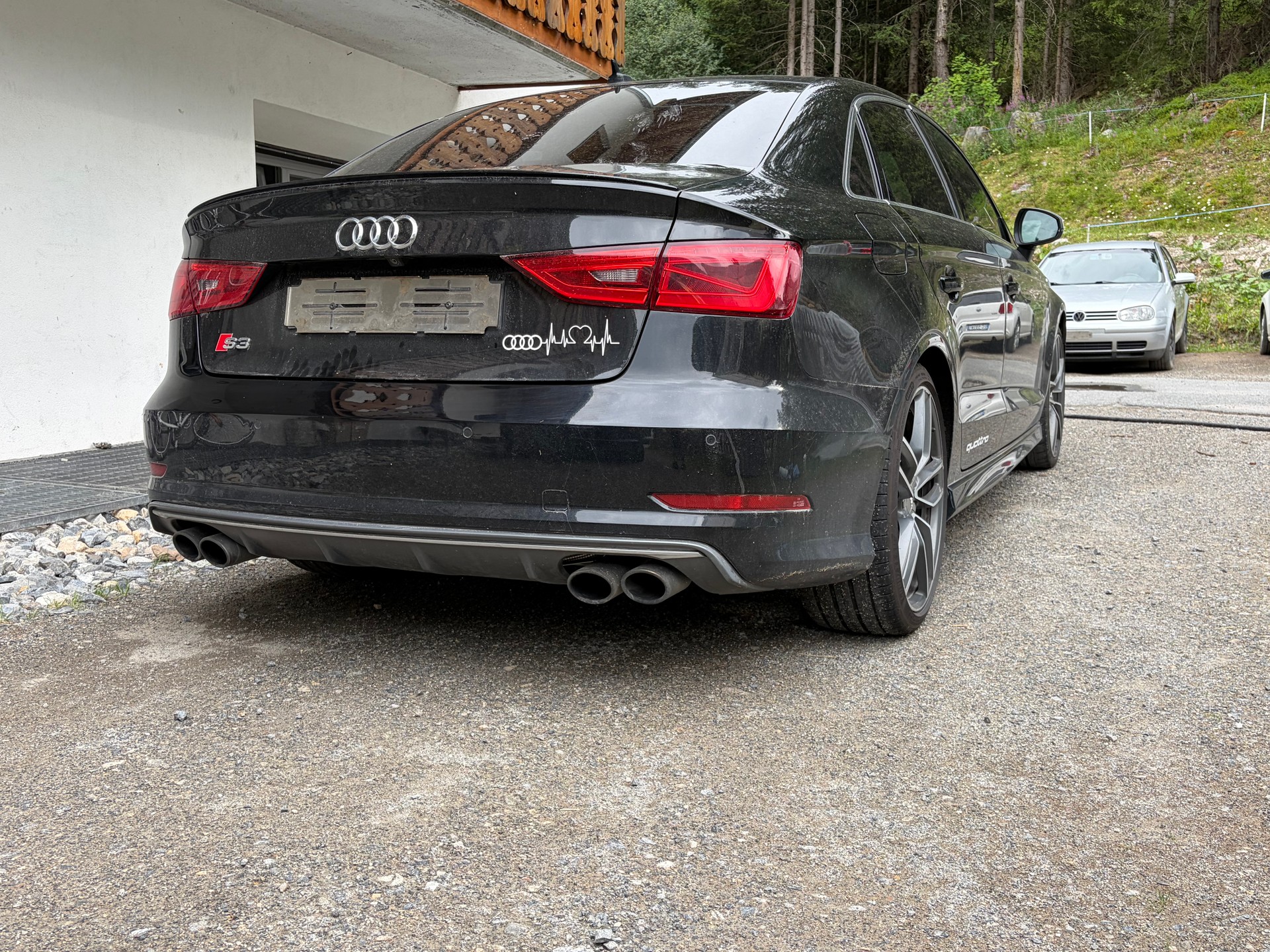 AUDI 2.0 T FSI quattro S-Tronic-image-1