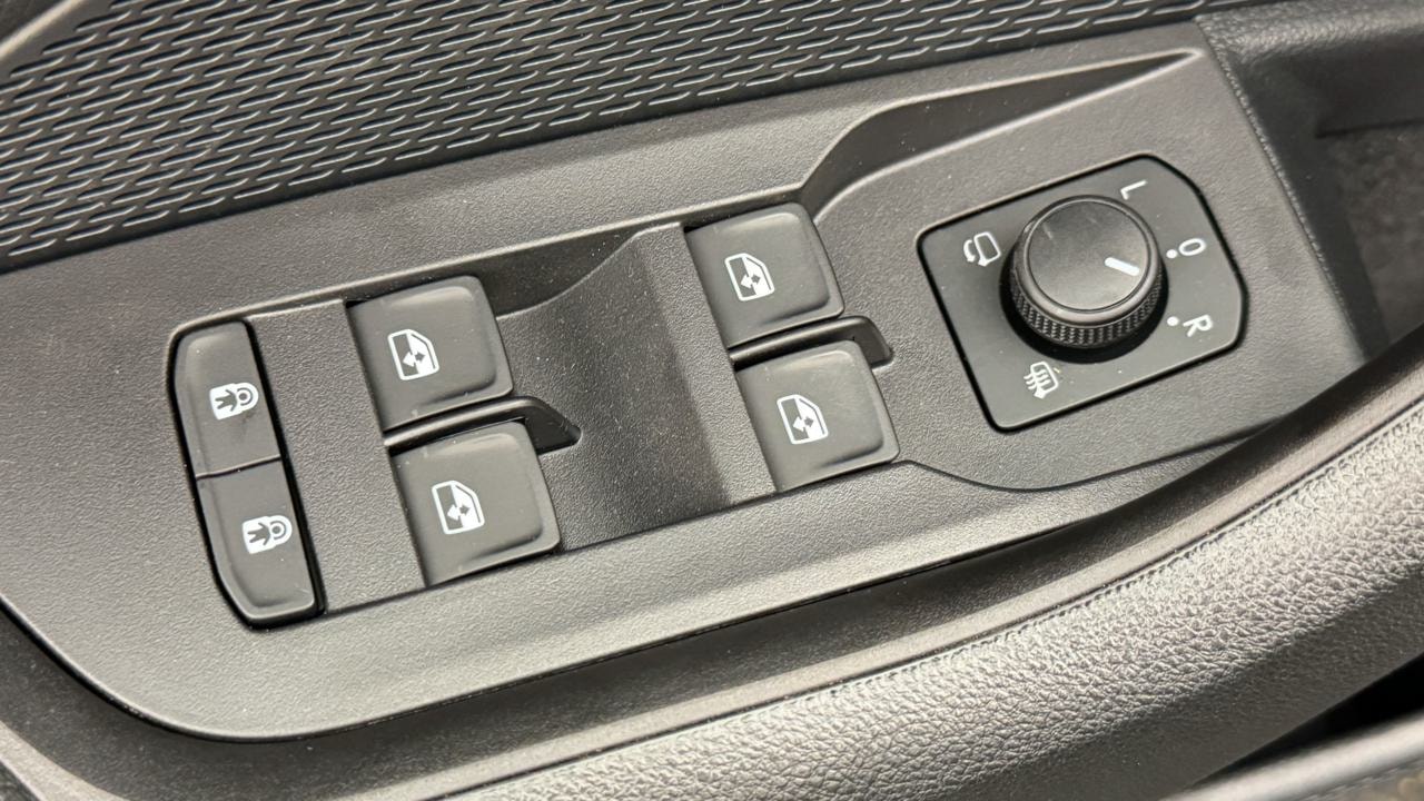 SKODA Octavia Combi 2.0 TSI DSG RS-image-8