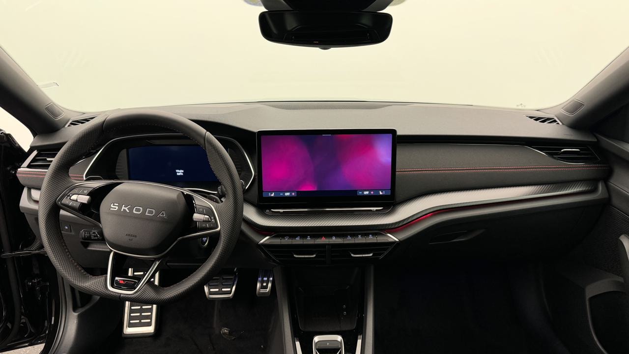SKODA Octavia Combi 2.0 TSI DSG RS-image-5