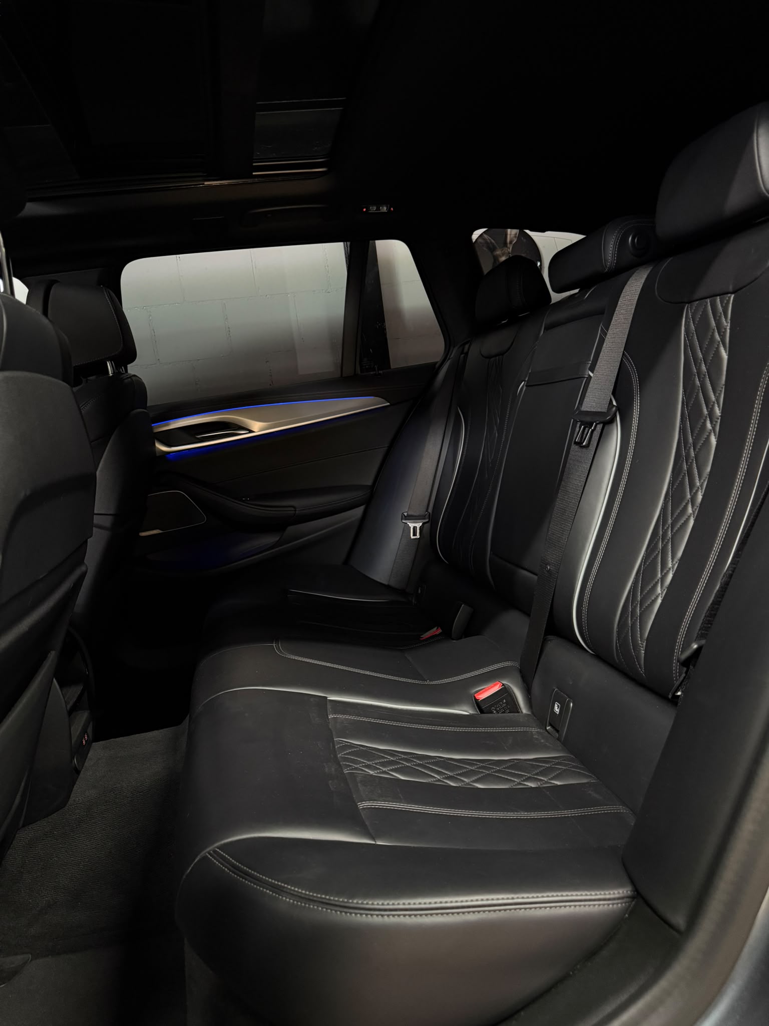 BMW 530d xDrive 48V Touring Pure M Sport Steptronic-image-16