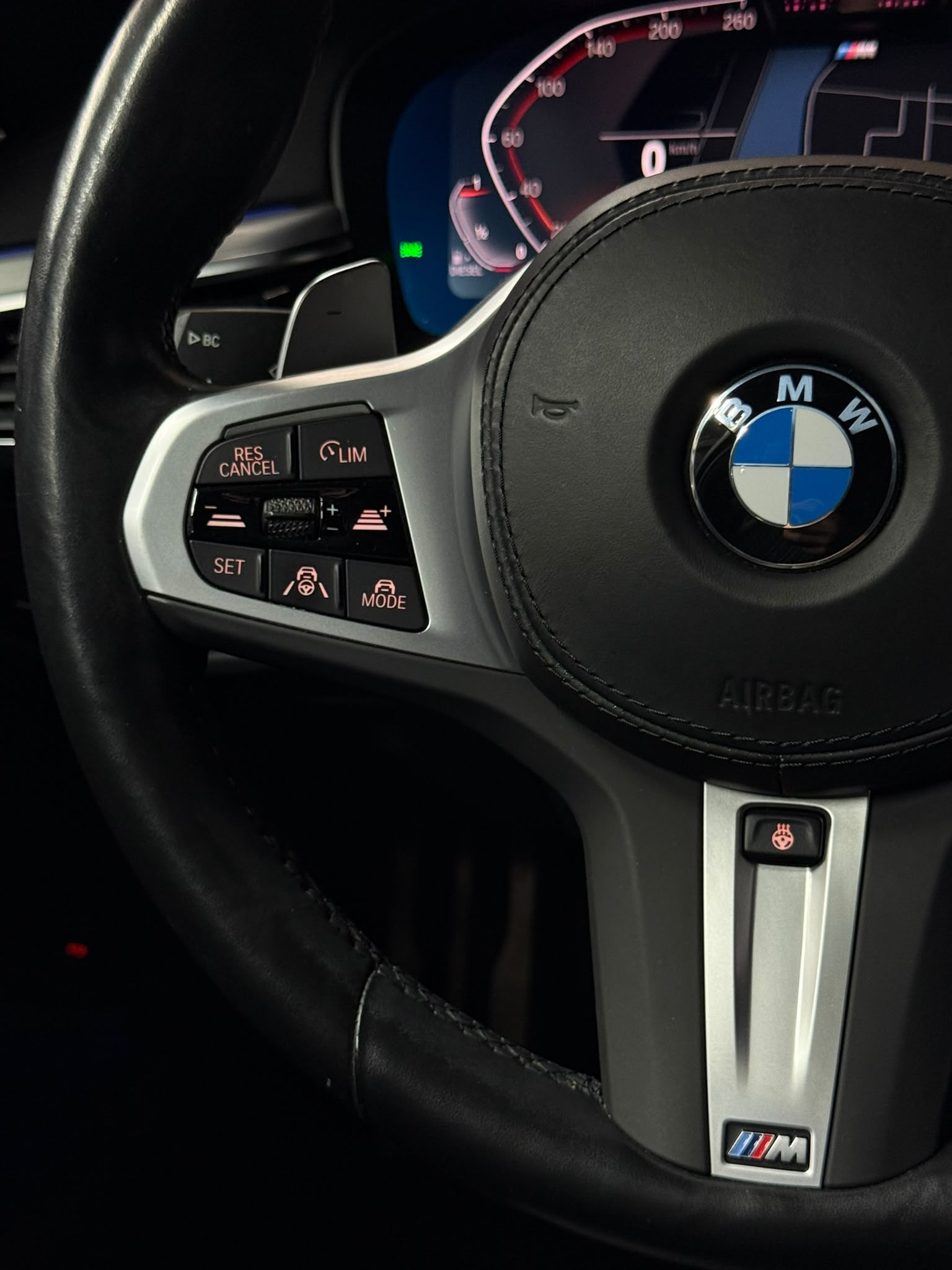 BMW 530d xDrive 48V Touring Pure M Sport Steptronic-image-21