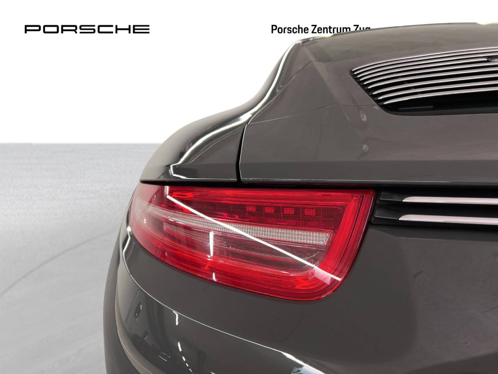 PORSCHE 911 Carrera S-image-12