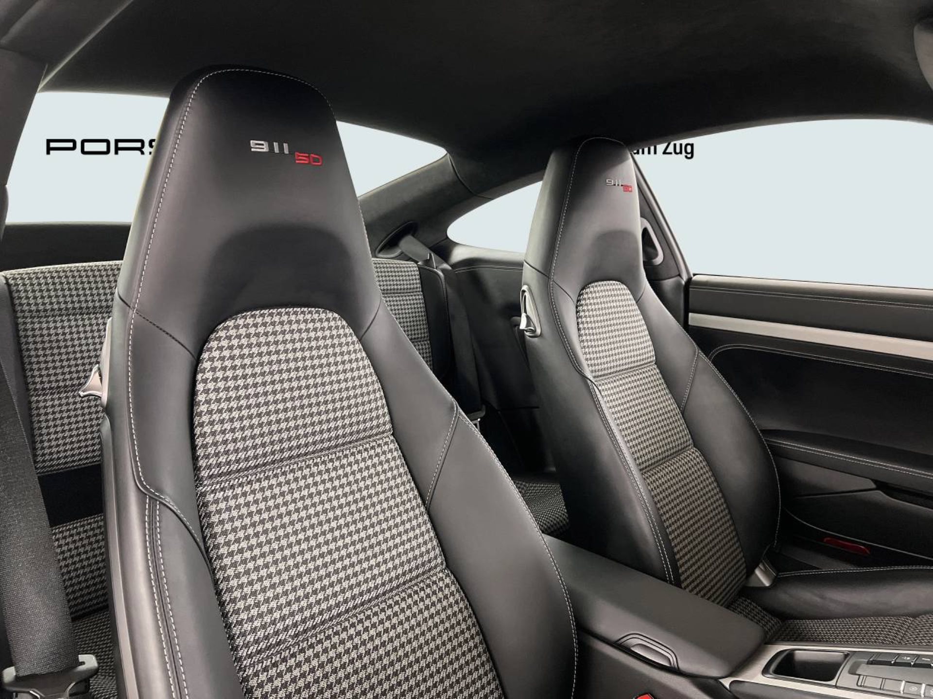 PORSCHE 911 Carrera S-image-18