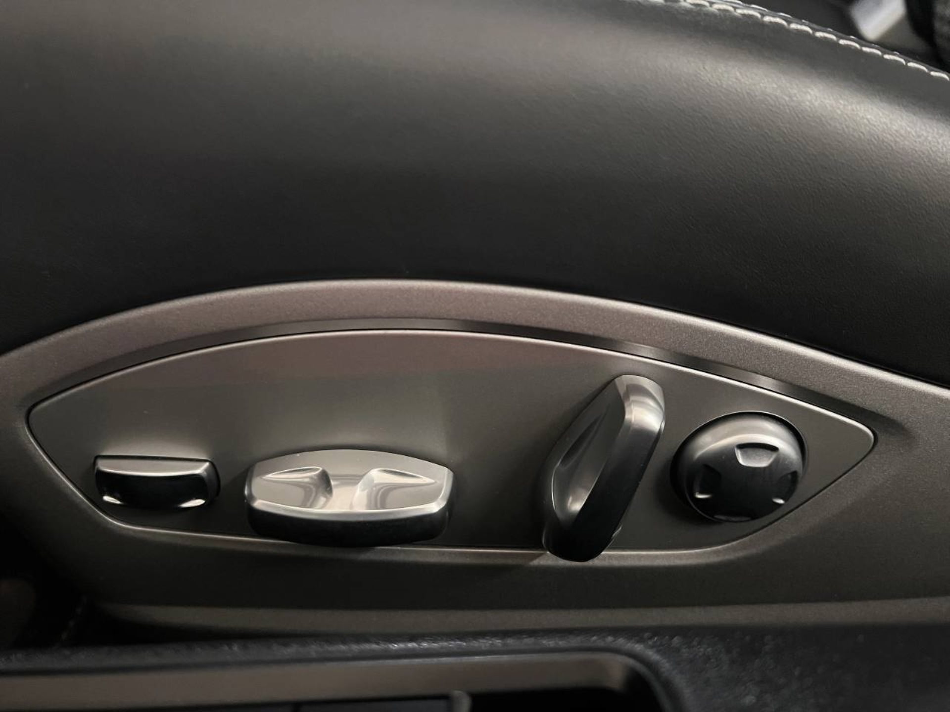 PORSCHE 911 Carrera S-image-20