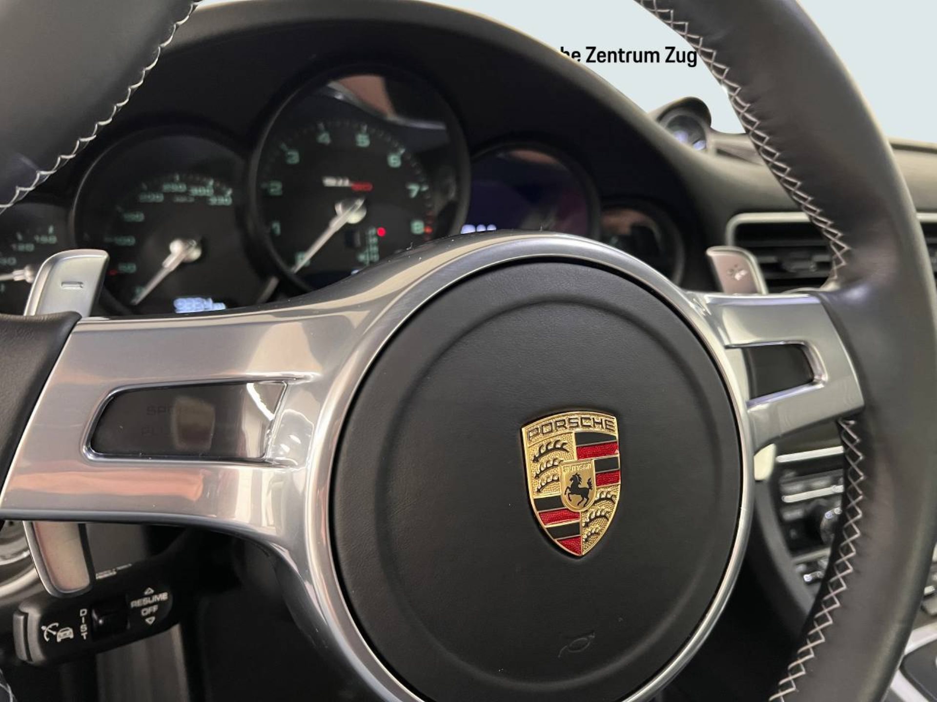 PORSCHE 911 Carrera S-image-15