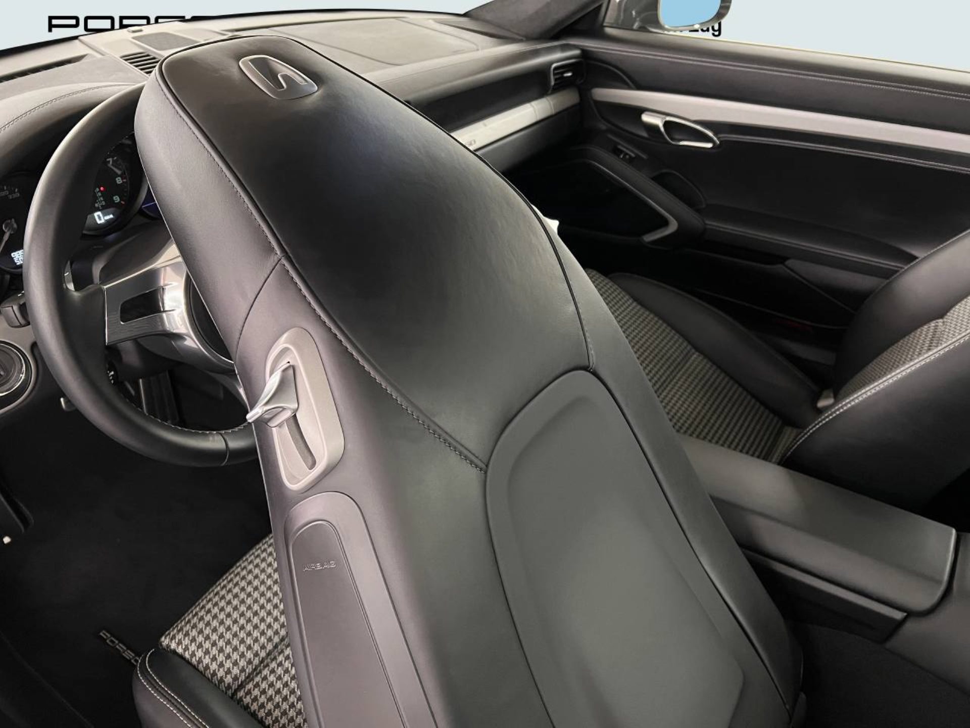PORSCHE 911 Carrera S-image-21