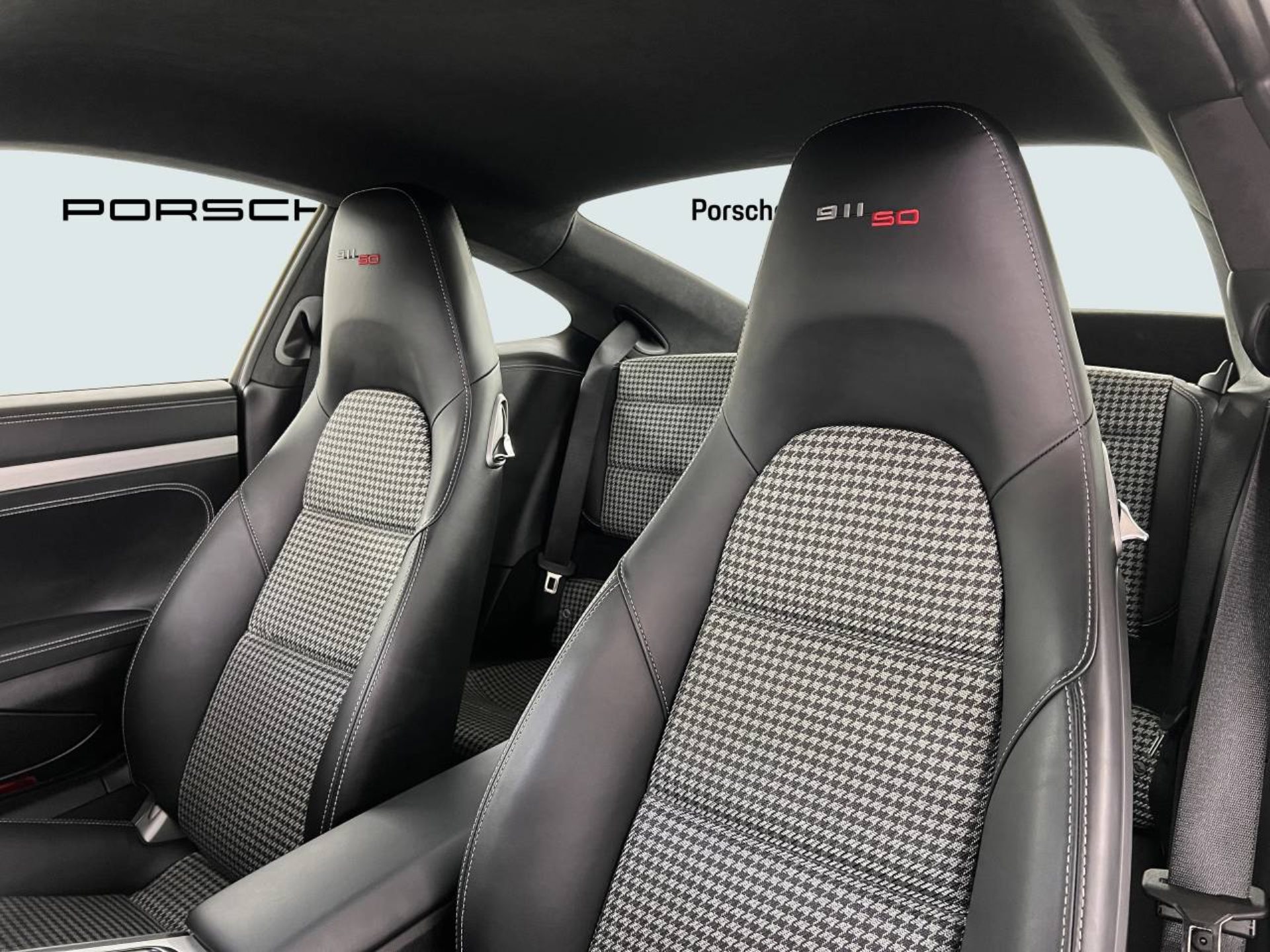 PORSCHE 911 Carrera S-image-4