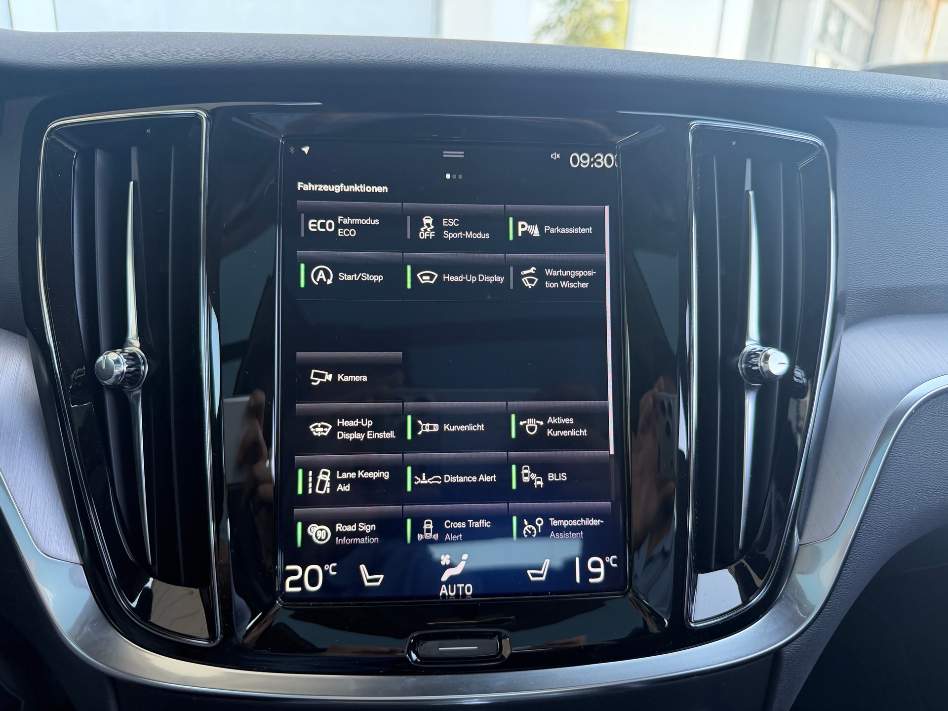 VOLVO V60 T6 AWD Momentum Geartronic-image-13
