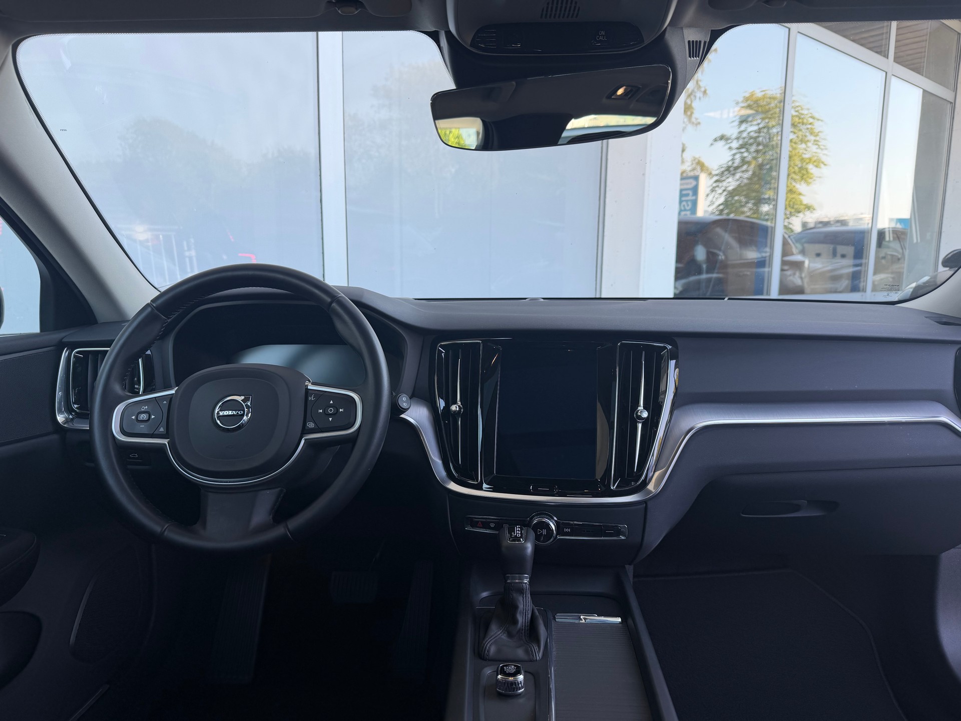 VOLVO V60 T6 AWD Momentum Geartronic-image-5