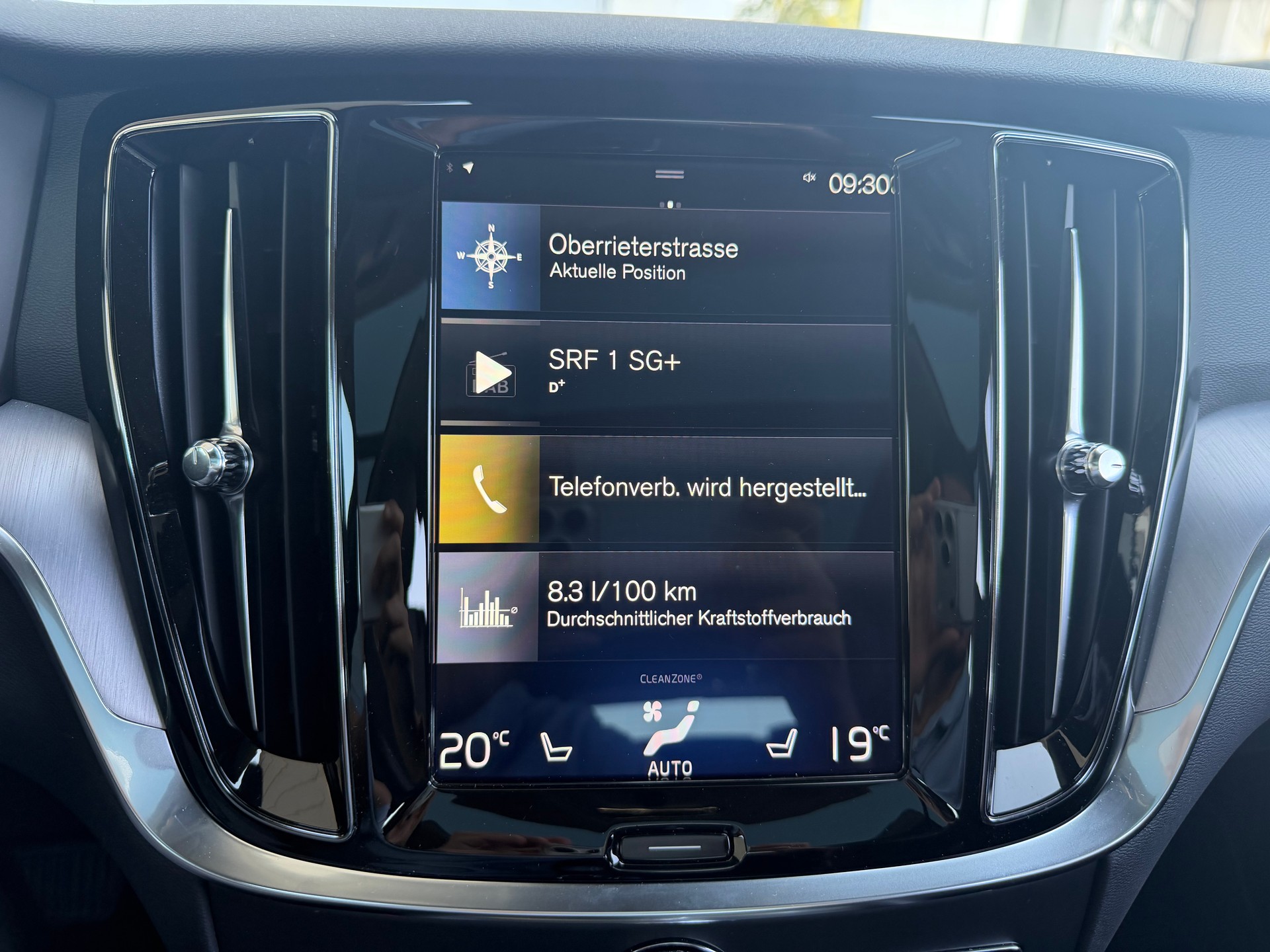 VOLVO V60 T6 AWD Momentum Geartronic-image-12