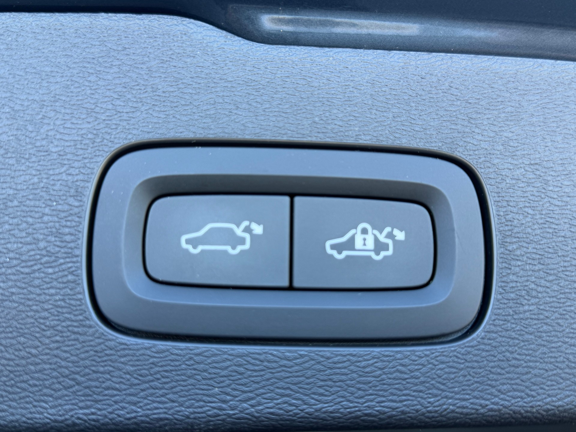 VOLVO V60 T6 AWD Momentum Geartronic-image-19