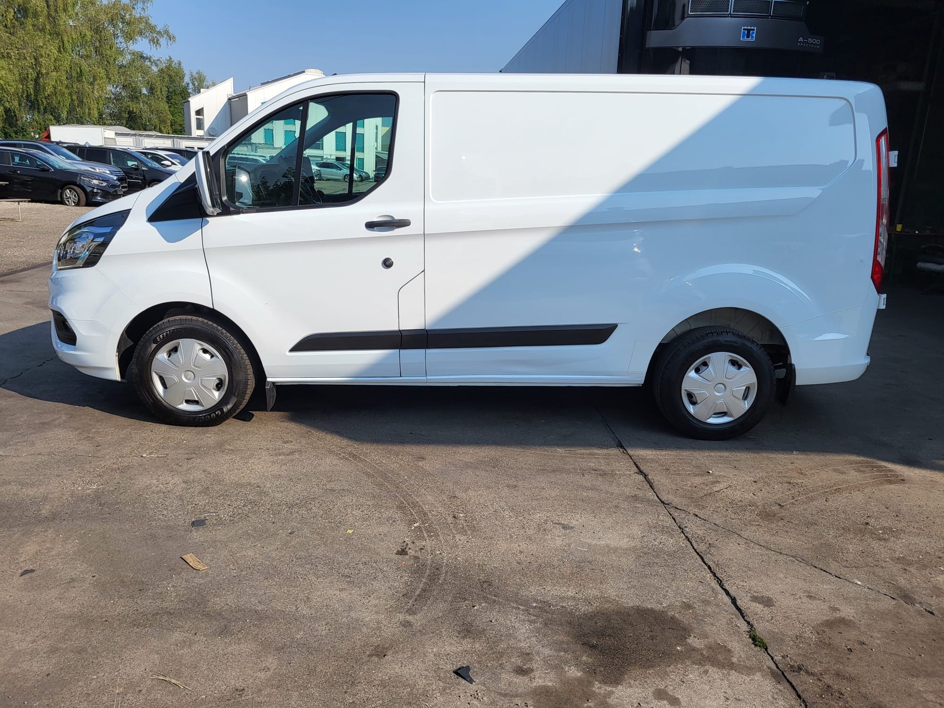 FORD Transit Custom Van 300 L1H1 Trend-image-2