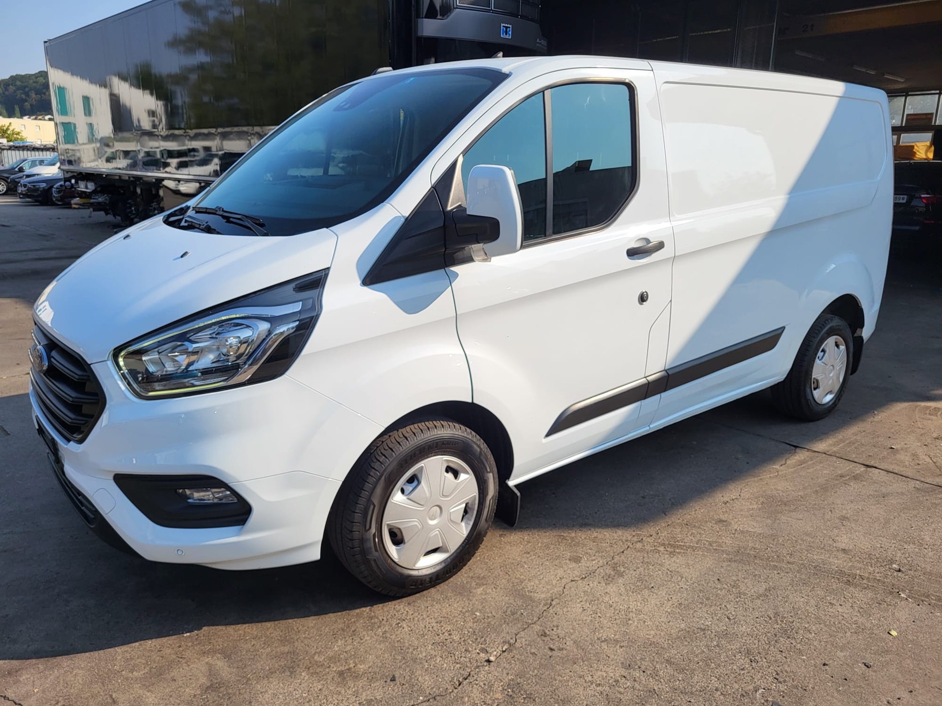 FORD Transit Custom Van 300 L1H1 Trend-image-1