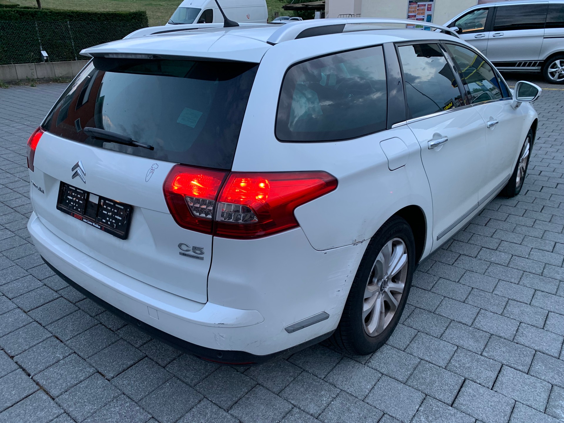 CITROEN C5 Tourer 2.0 HDi Exclusive Automatic-image-3