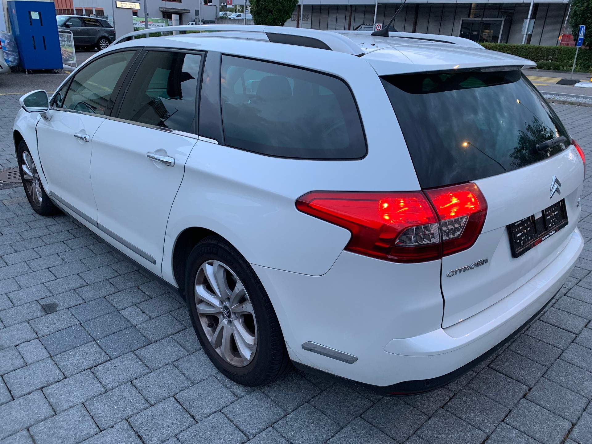 CITROEN C5 Tourer 2.0 HDi Exclusive Automatic-image-2