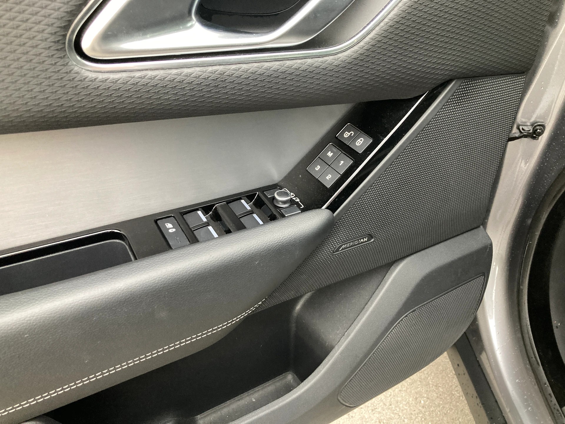 LAND ROVER Range Rover Velar P 250 S Automatic-image-8