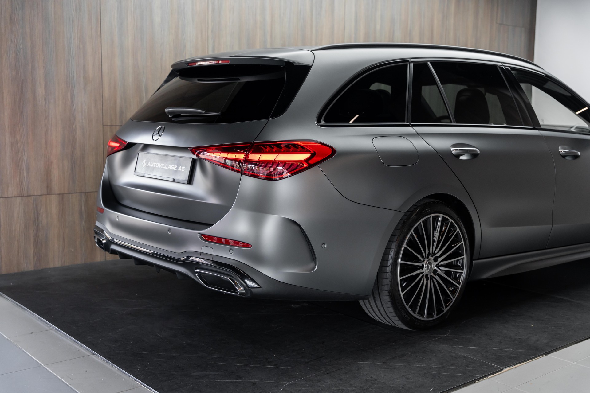 MERCEDES-BENZ C 300 T 4Matic AMG Line | Grau Magno | CH-Fz-image-28