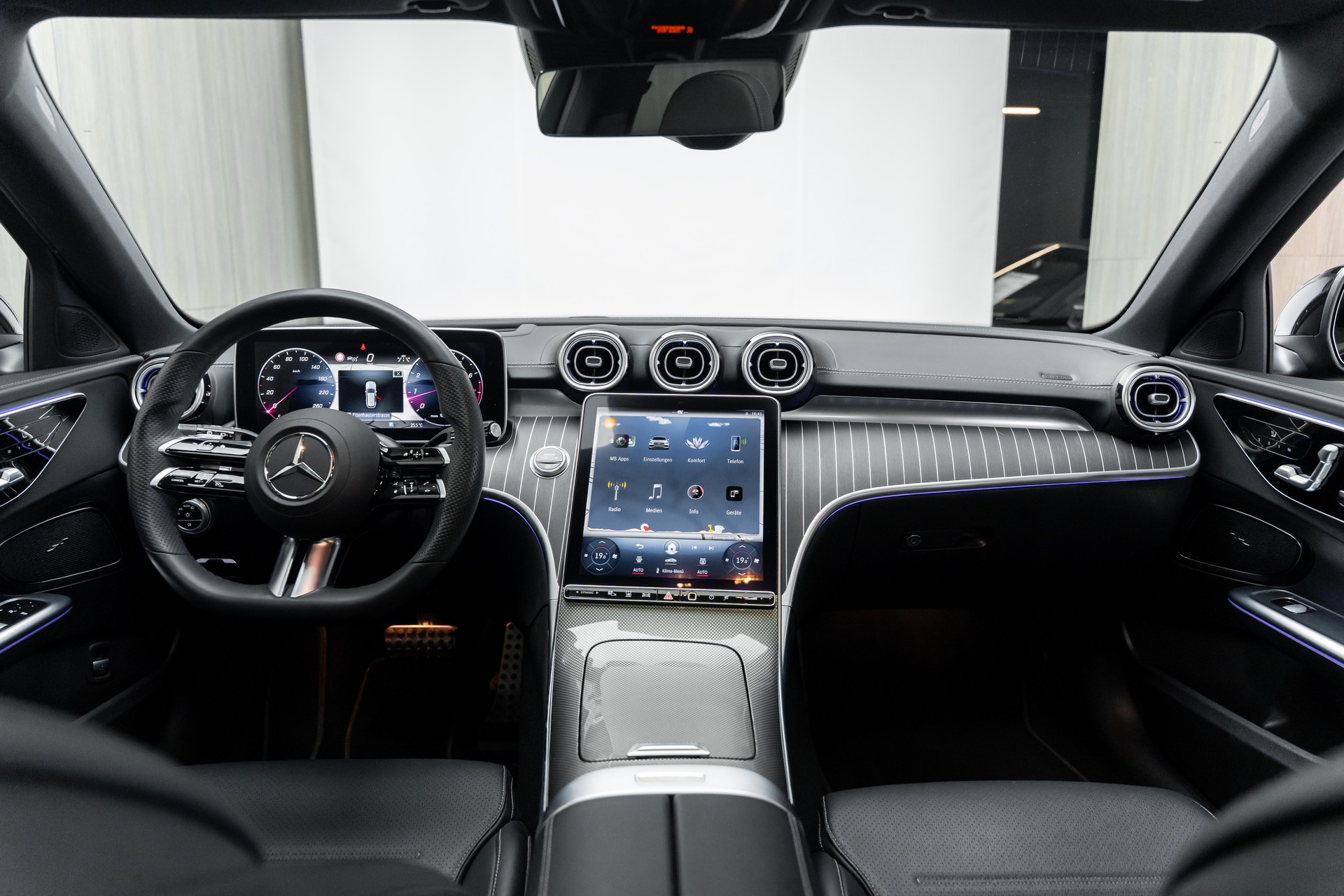 MERCEDES-BENZ C 300 T 4Matic AMG Line | Grau Magno | CH-Fz-image-2