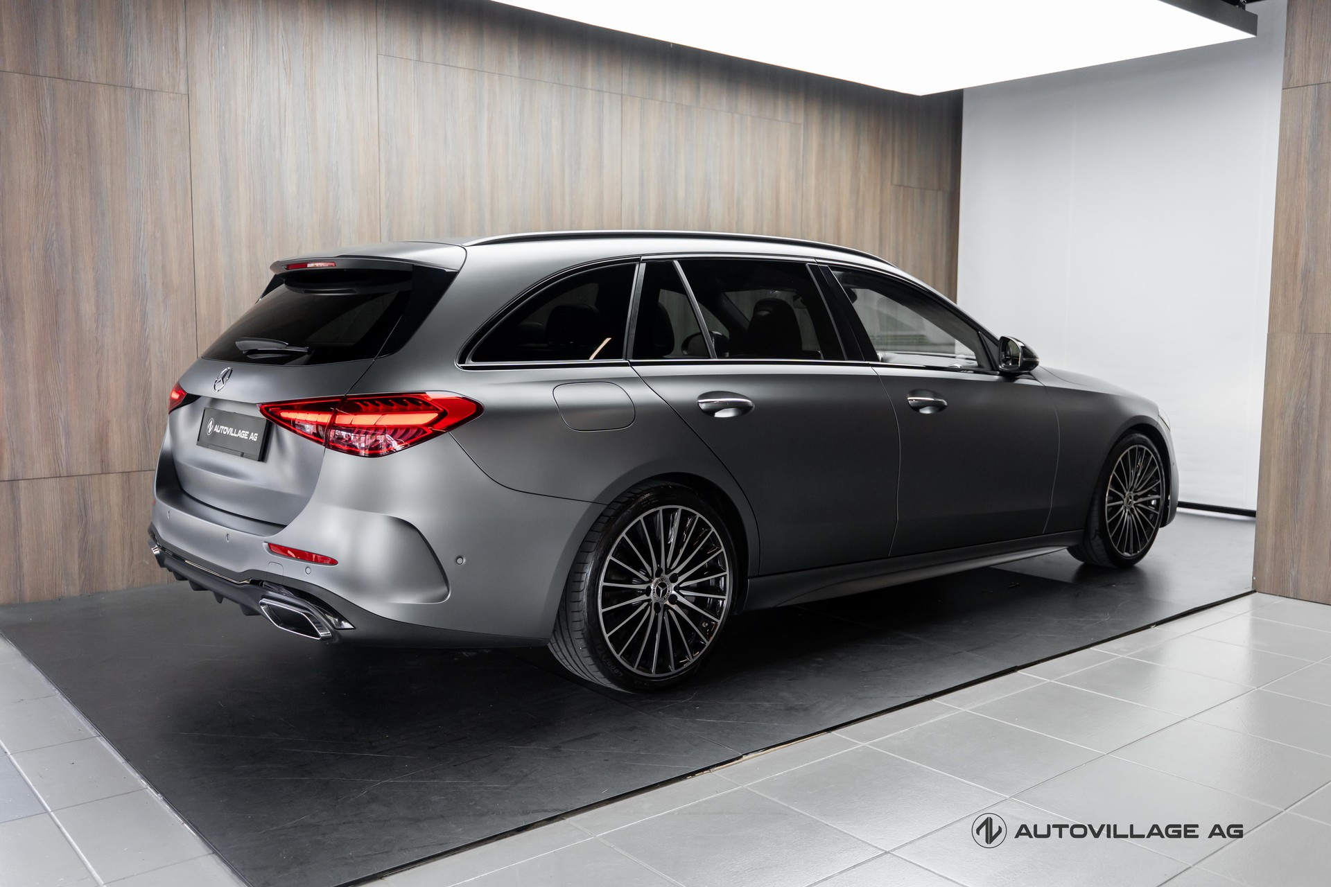 MERCEDES-BENZ C 300 T 4Matic AMG Line | Grau Magno | CH-Fz-image-1