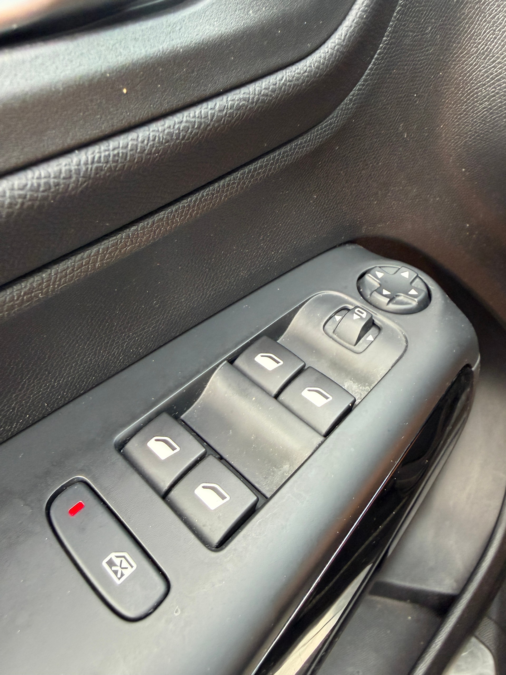 CITROEN C5 Aircross 1.6 Plug-in Hybrid Swiss Edition-image-11
