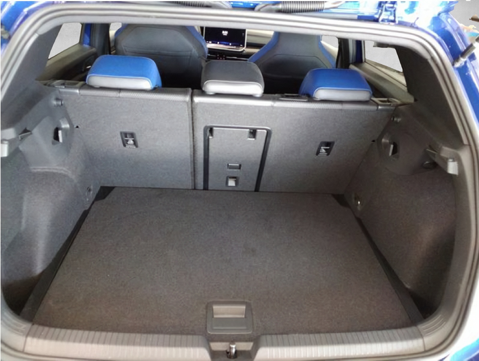 VW Golf VIII 2.0 TSI R DSG 4motion R- Performace*5J Garantie*8- Fach Räder*Leder*Akrapovic*Pano*-image-6
