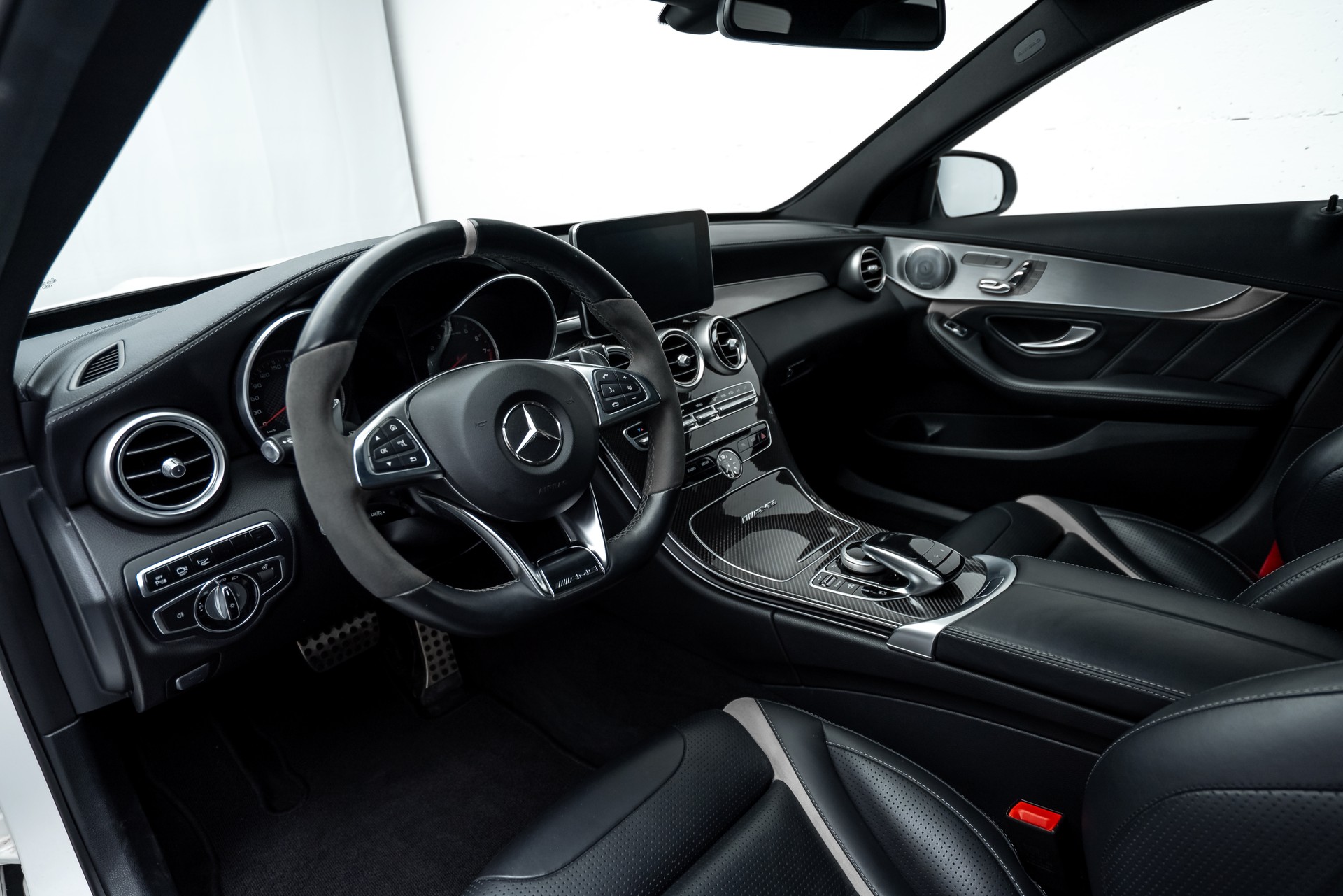MERCEDES-BENZ C 63 S AMG-image-4