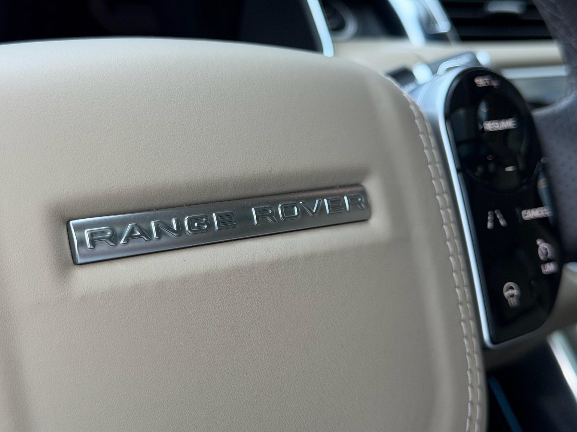 LAND ROVER Range Rover Sport 3.0 I6D Autobiography Dynamic-image-10