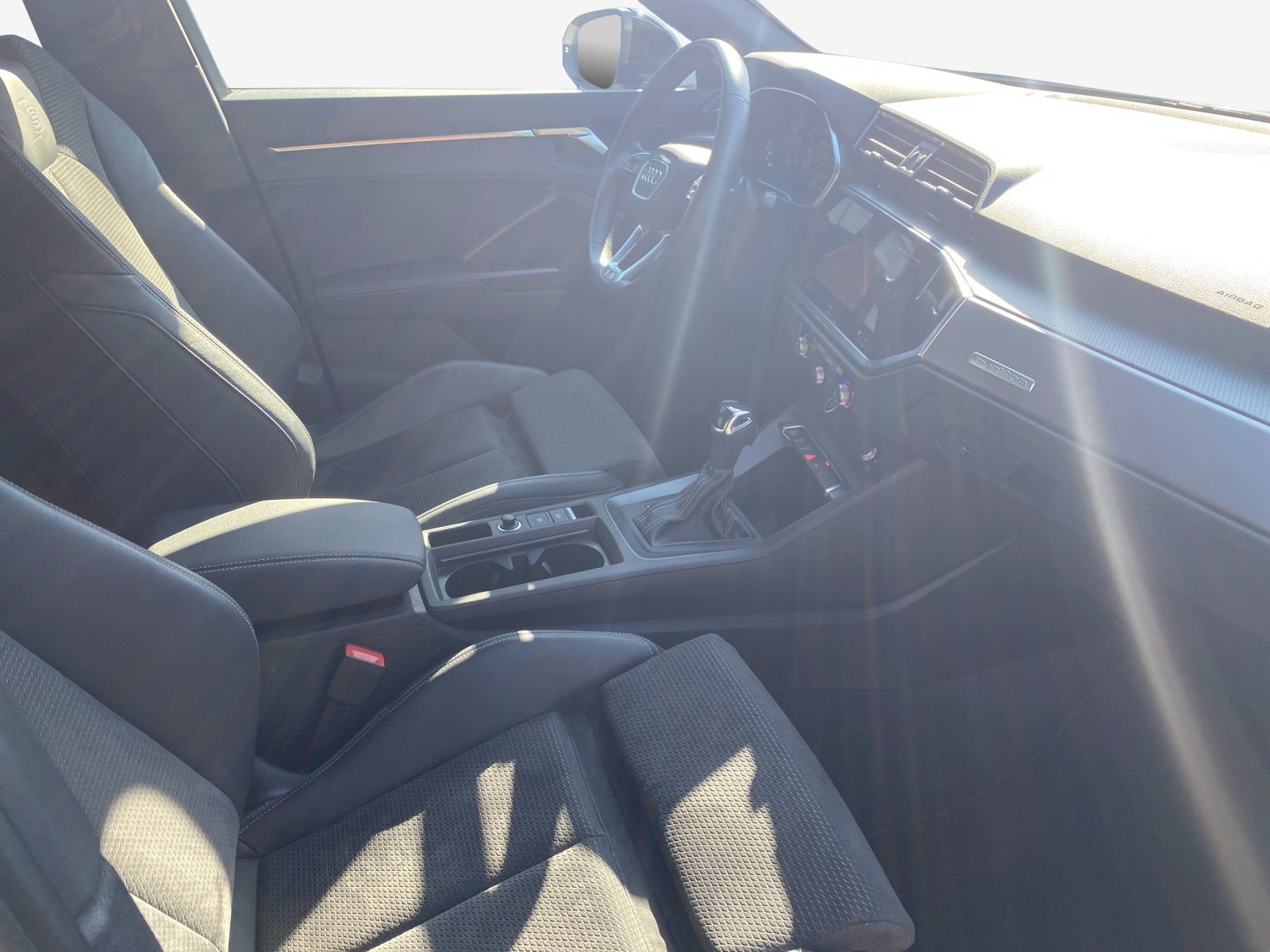 AUDI Q3 Sportback 35 TDI S line quattro S-tronic-image-14