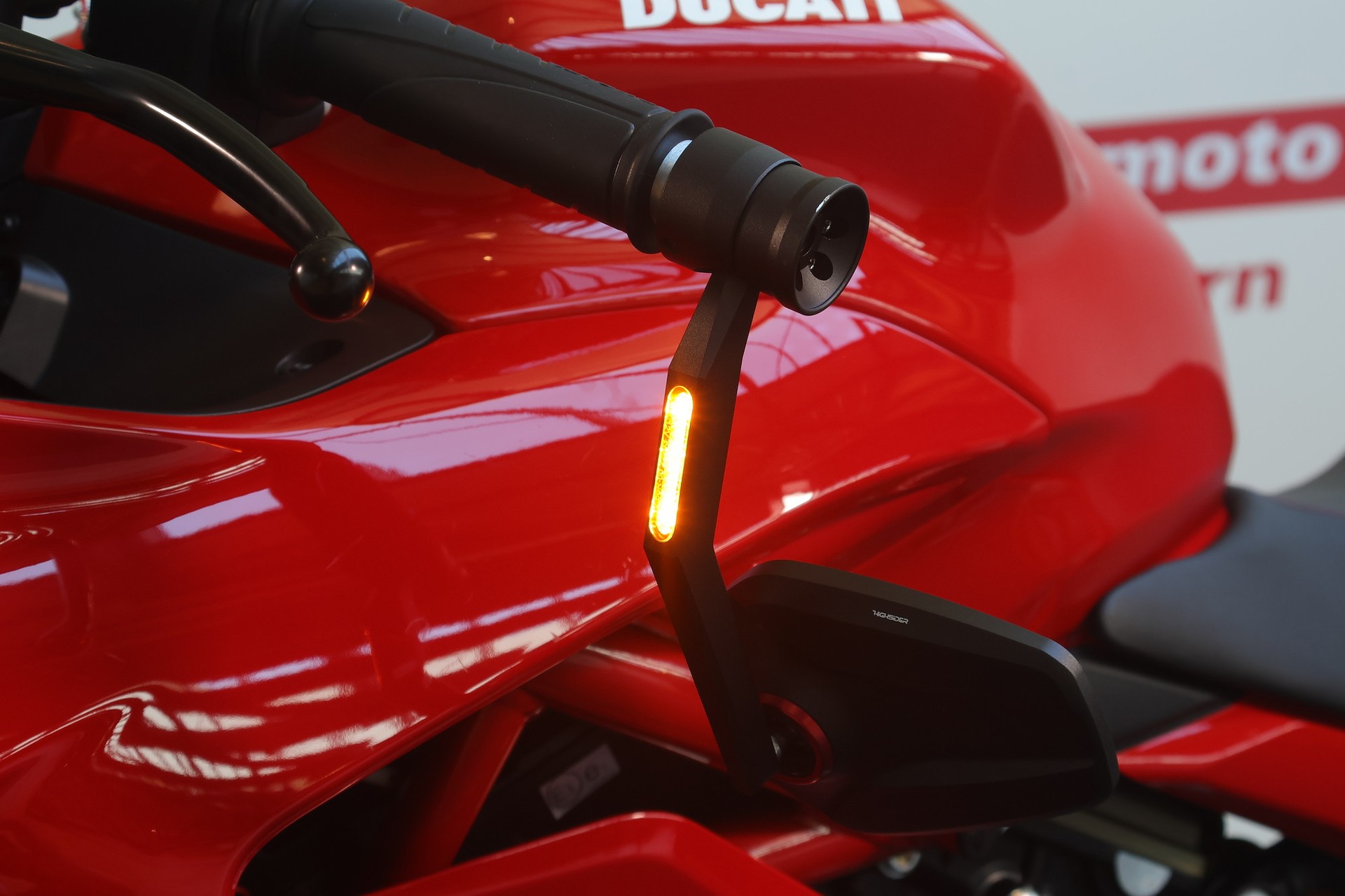 DUCATI Supersport 950-image-10