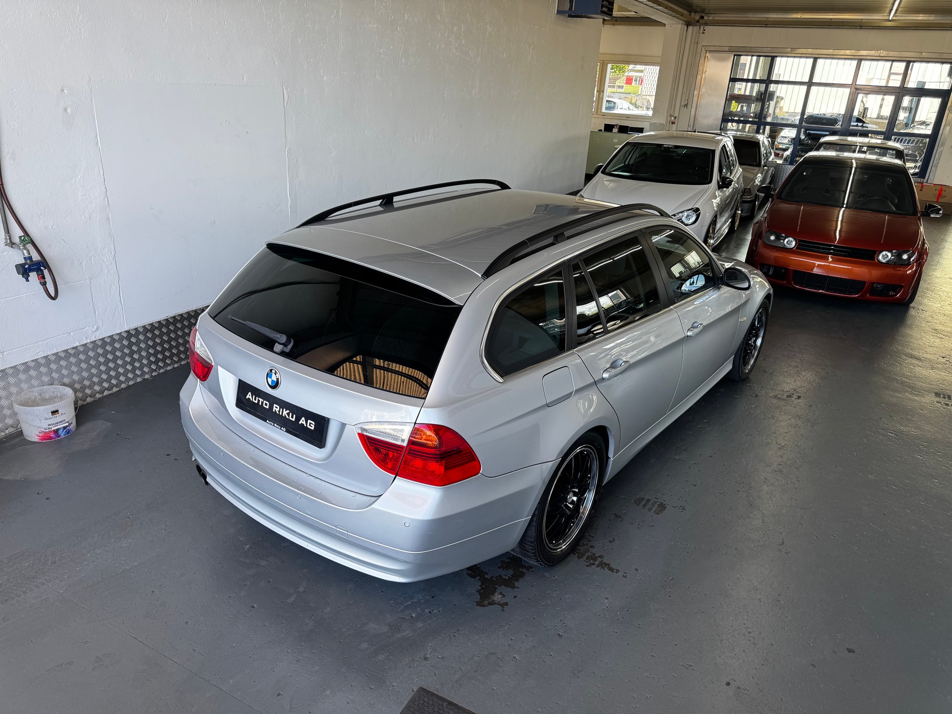 BMW 325xi Touring-image-7