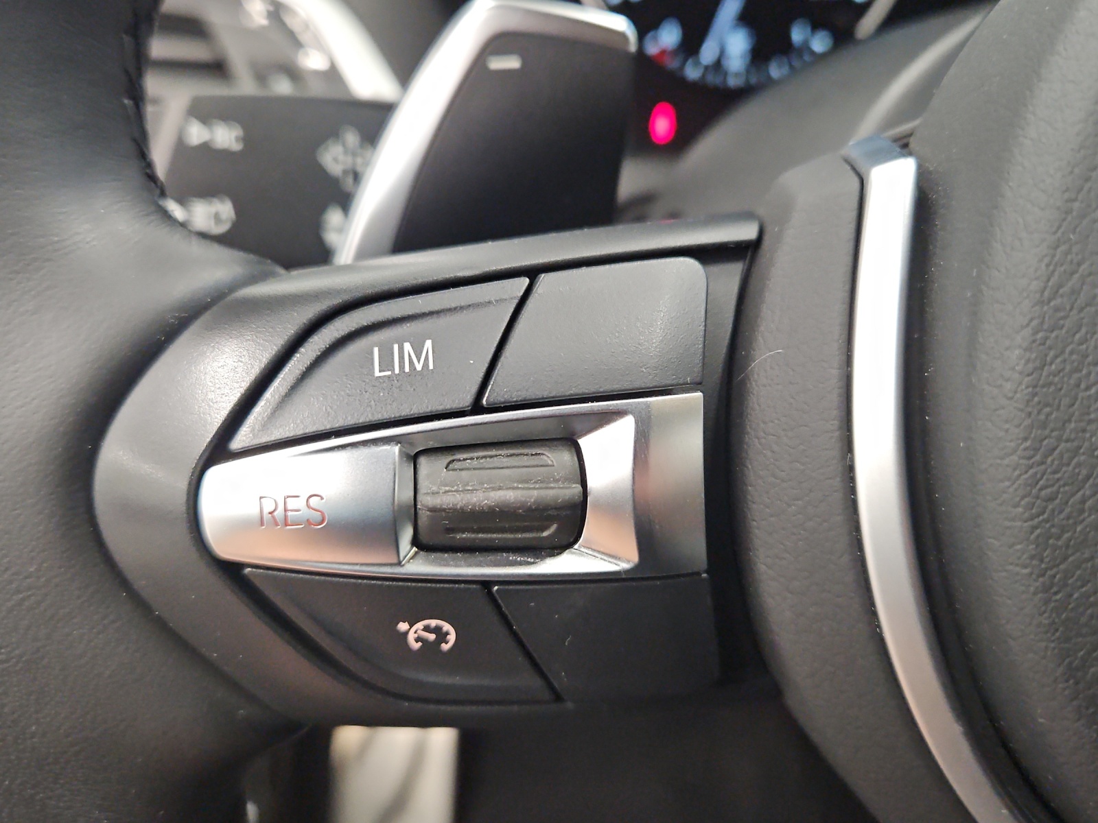 BMW M140i xDrive-image-16
