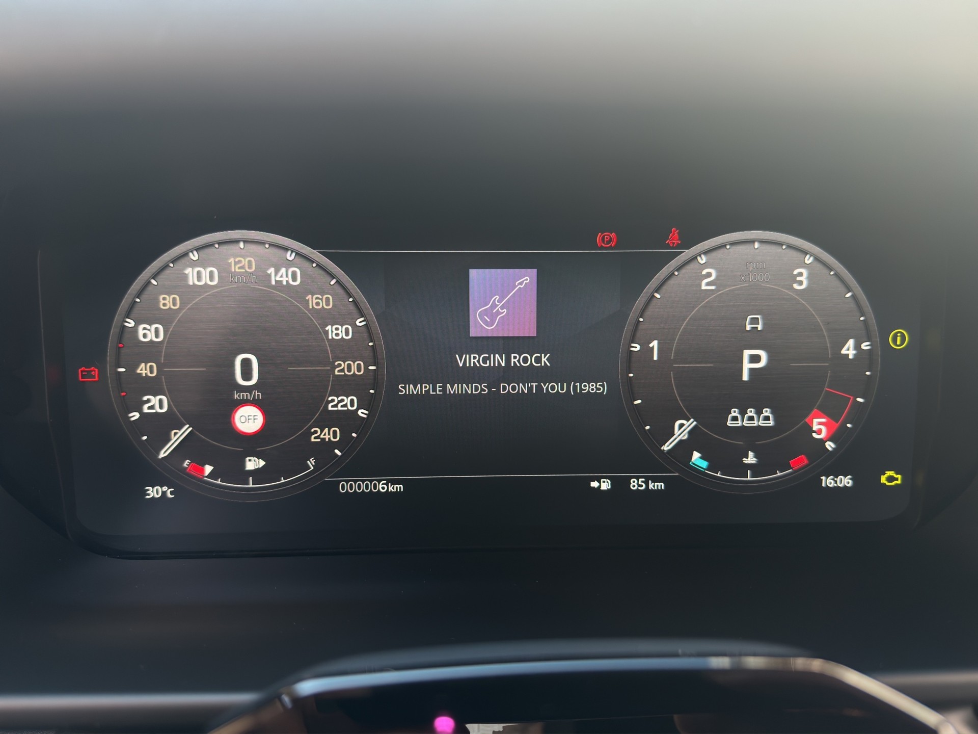 LAND ROVER Defender 90 3.0 D I6 350 X-Dynamic HSE-image-8