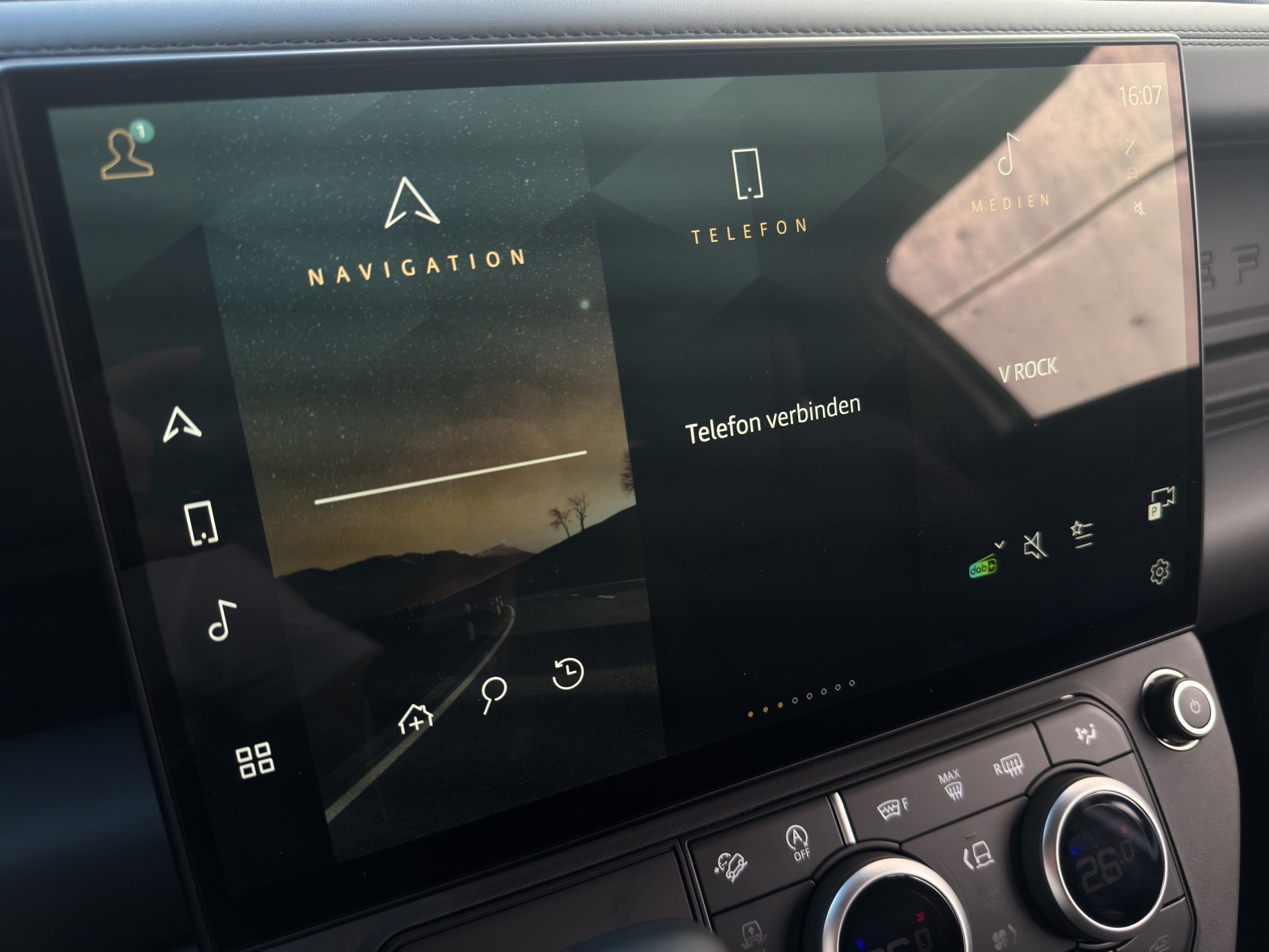 LAND ROVER Defender 90 3.0 D I6 350 X-Dynamic HSE-image-9