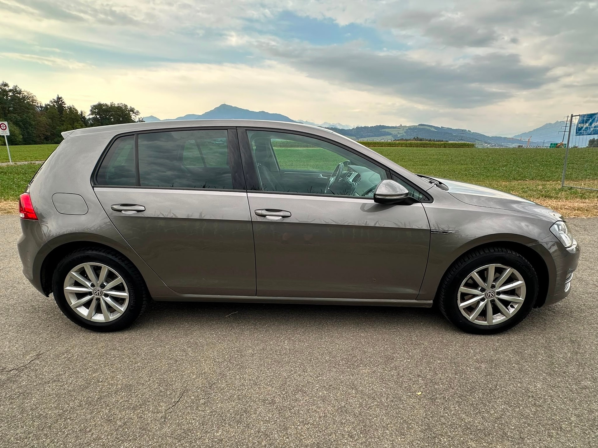 VW Golf 1.4 TSI Lounge-image-4