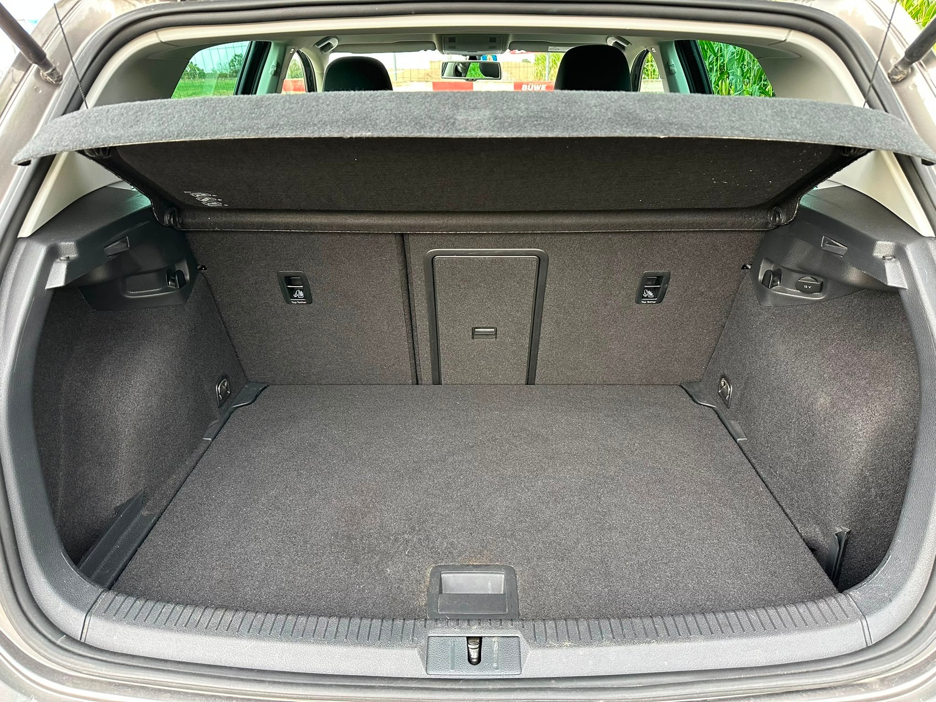 VW Golf 1.4 TSI Lounge-image-12