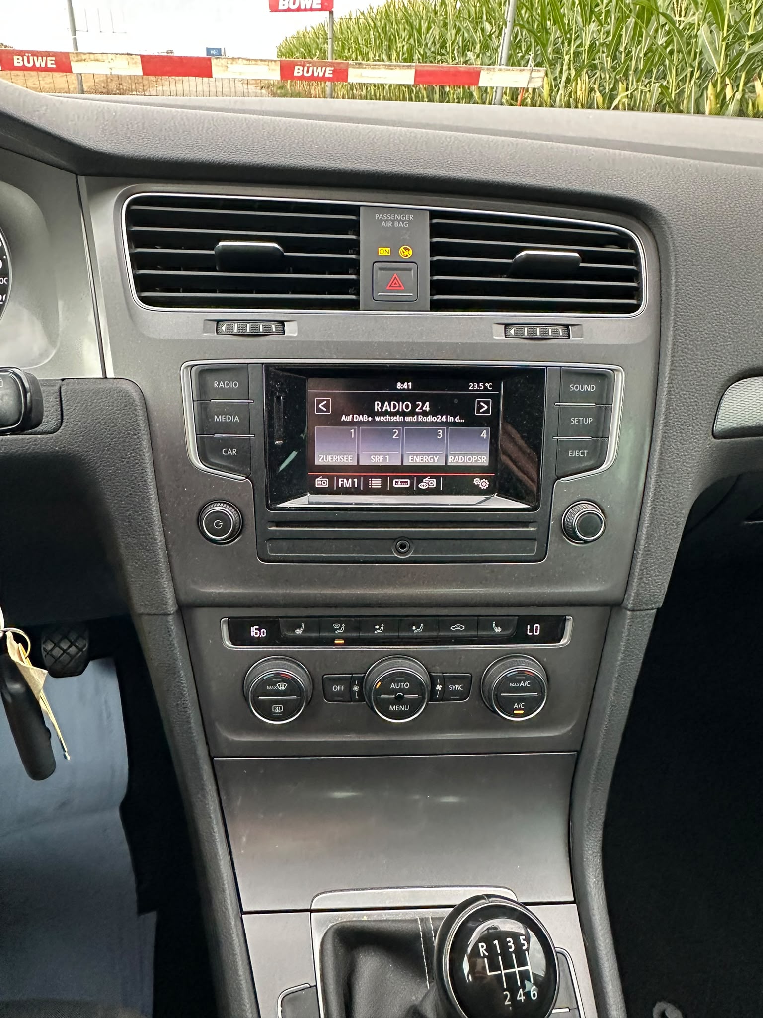 VW Golf 1.4 TSI Lounge-image-15