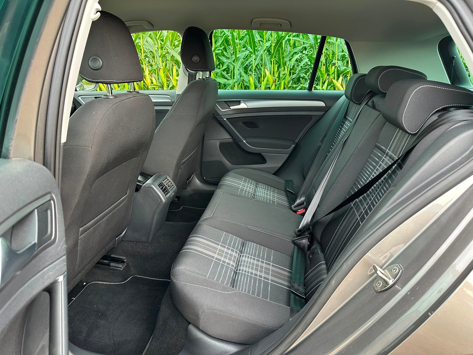 VW Golf 1.4 TSI Lounge-image-11
