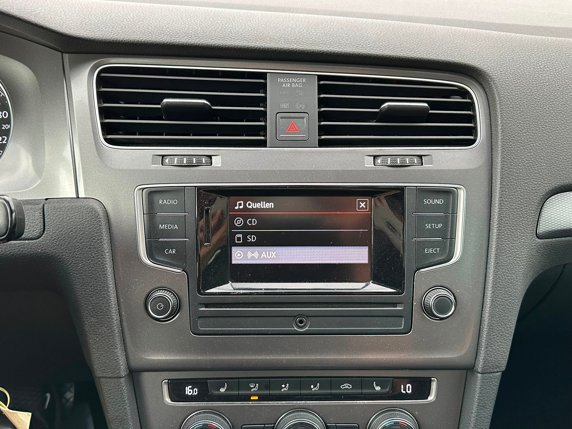 VW Golf 1.4 TSI Lounge-image-17