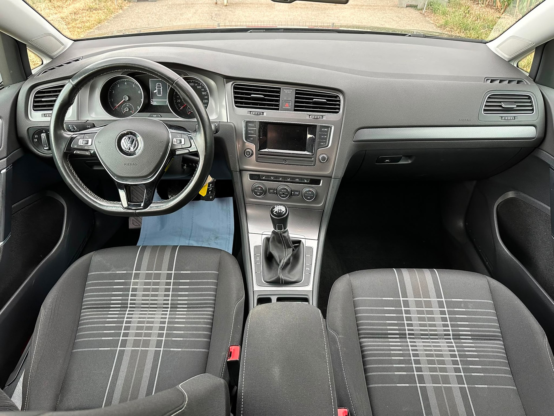 VW Golf 1.4 TSI Lounge-image-9