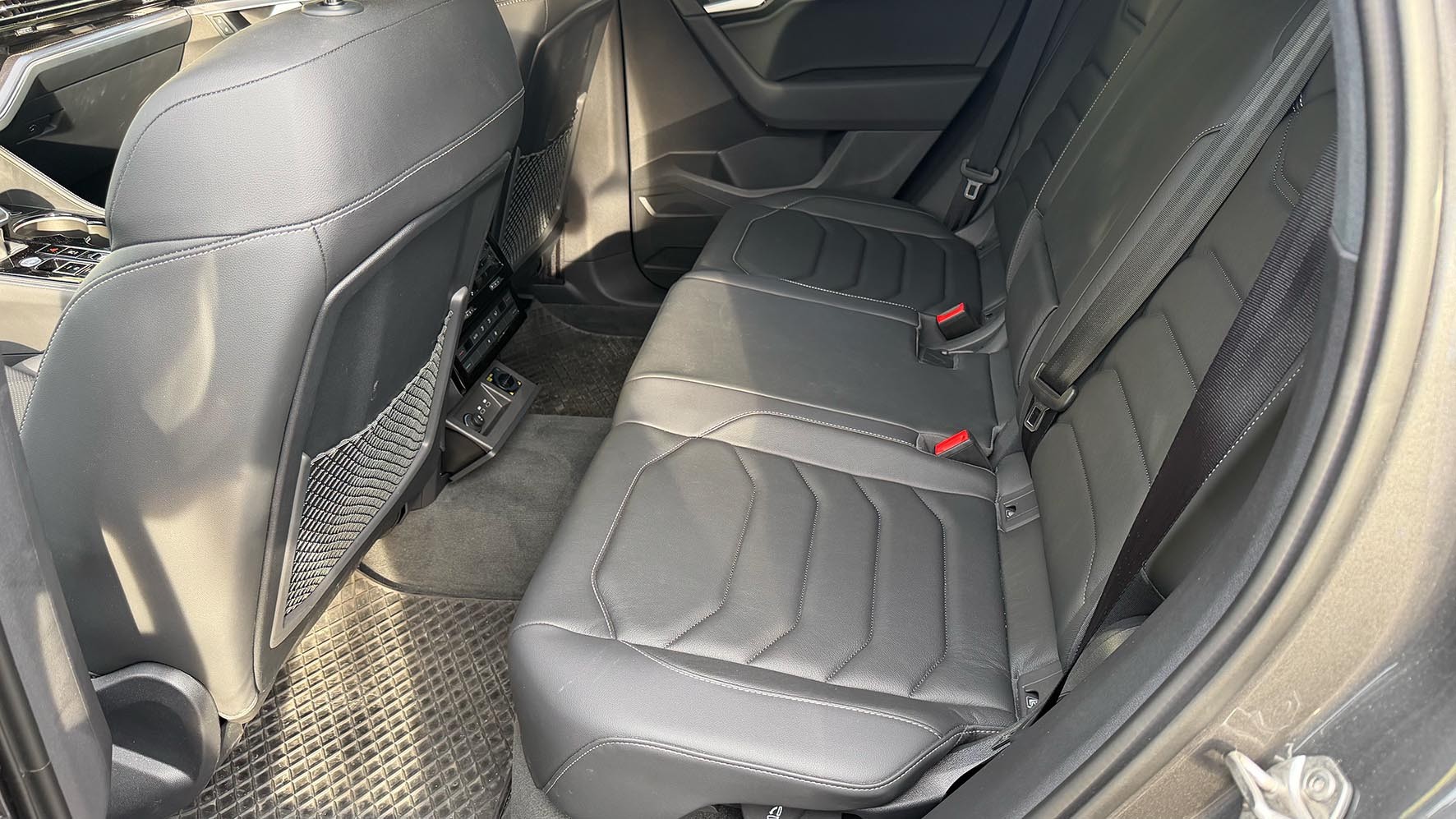 VW 3.0 V6 TDI 286 R-Line-image-7