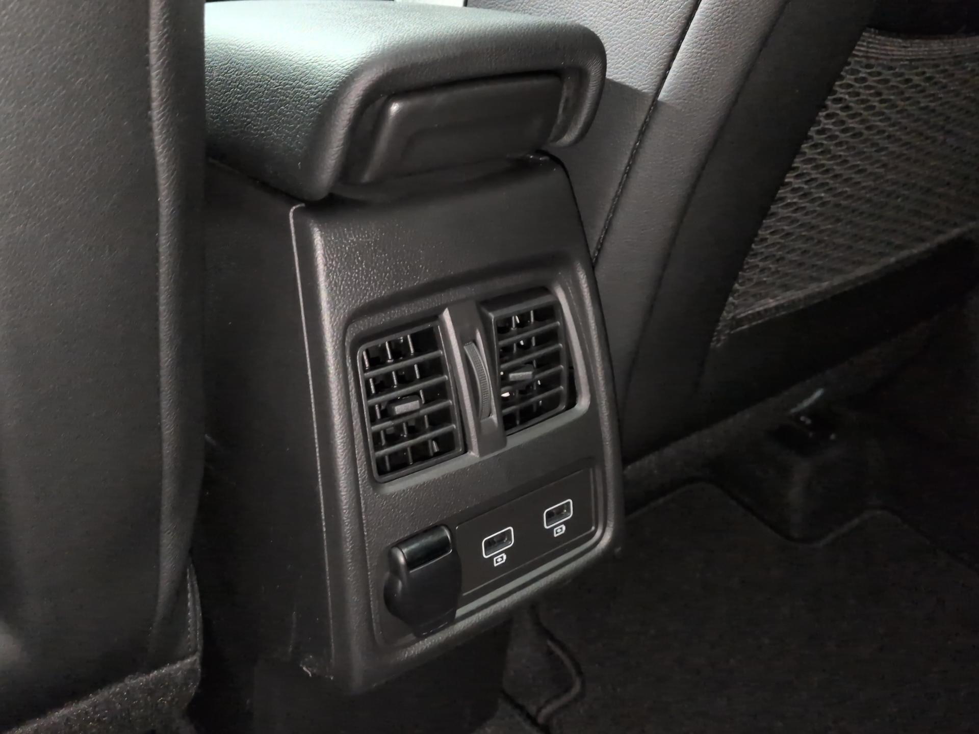 RENAULT Captur 1.6 E-Tech 145 Intens DHT-image-19