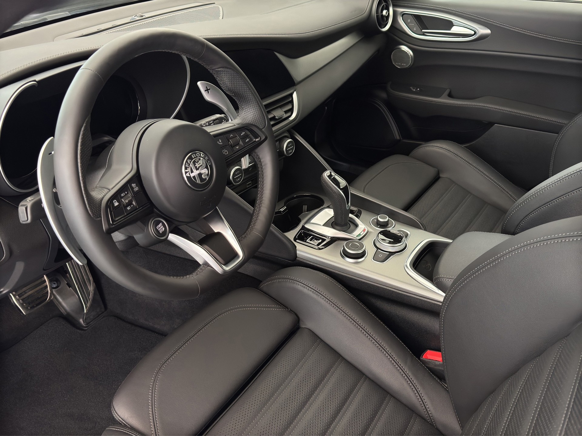 ALFA ROMEO Giulia 2.0 Veloce Pack Premium Sky Q4 AT8 "Vollleder -Pano-ADAS"-image-14