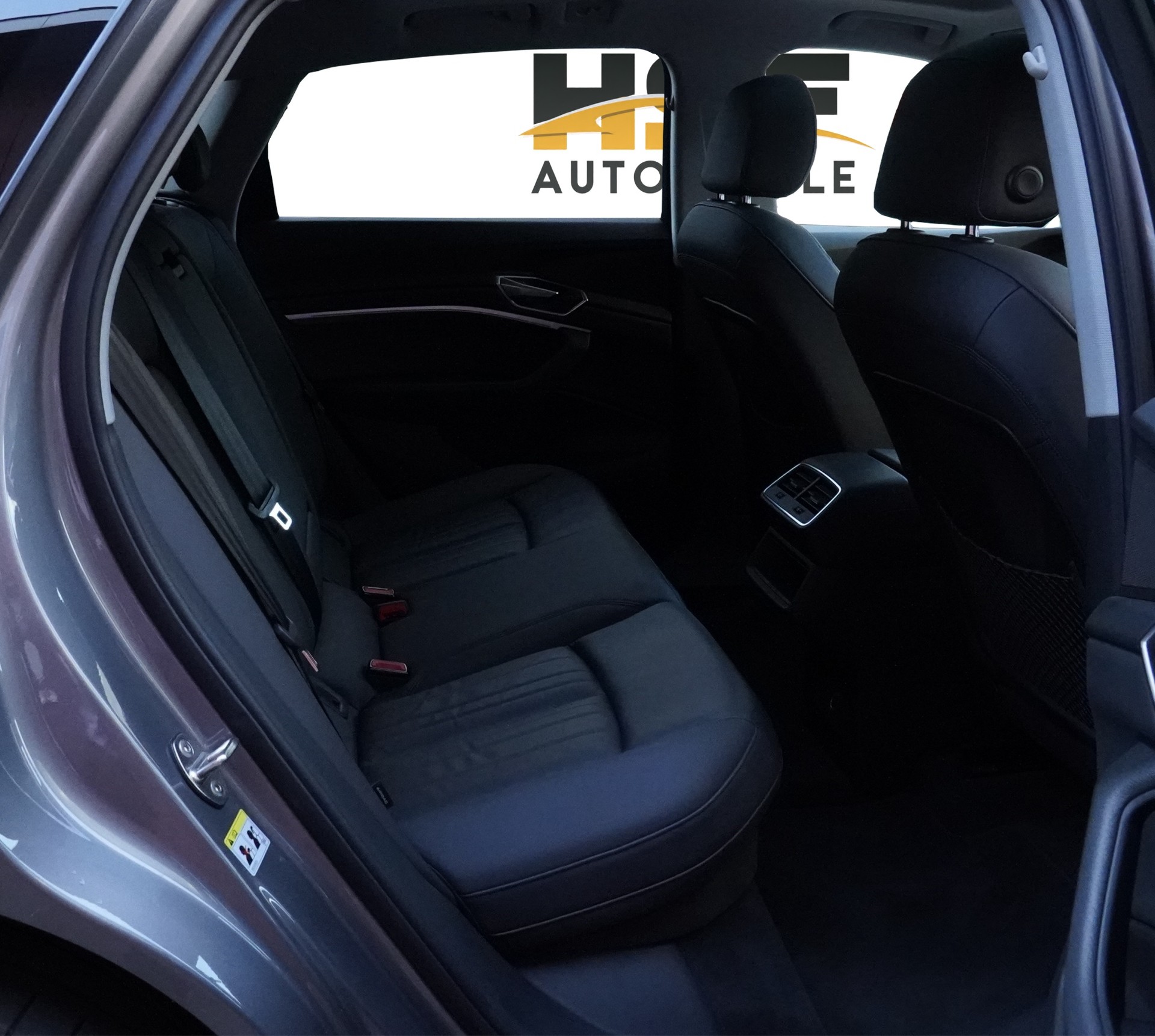 AUDI e-tron 50 quattro *CH Fahrzeug & AHK-1600*-image-17
