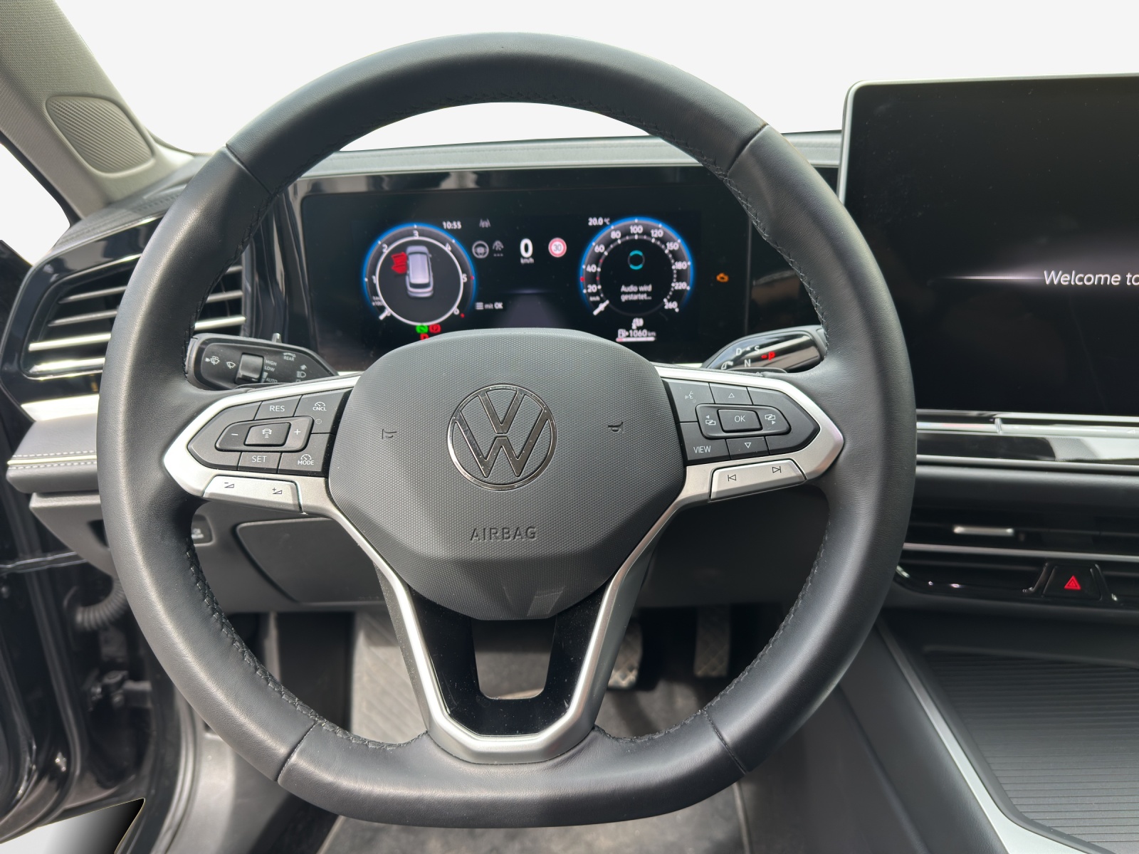 VW Passat Variant 2.0 TDI evo Business 4 Motion DSG-image-9