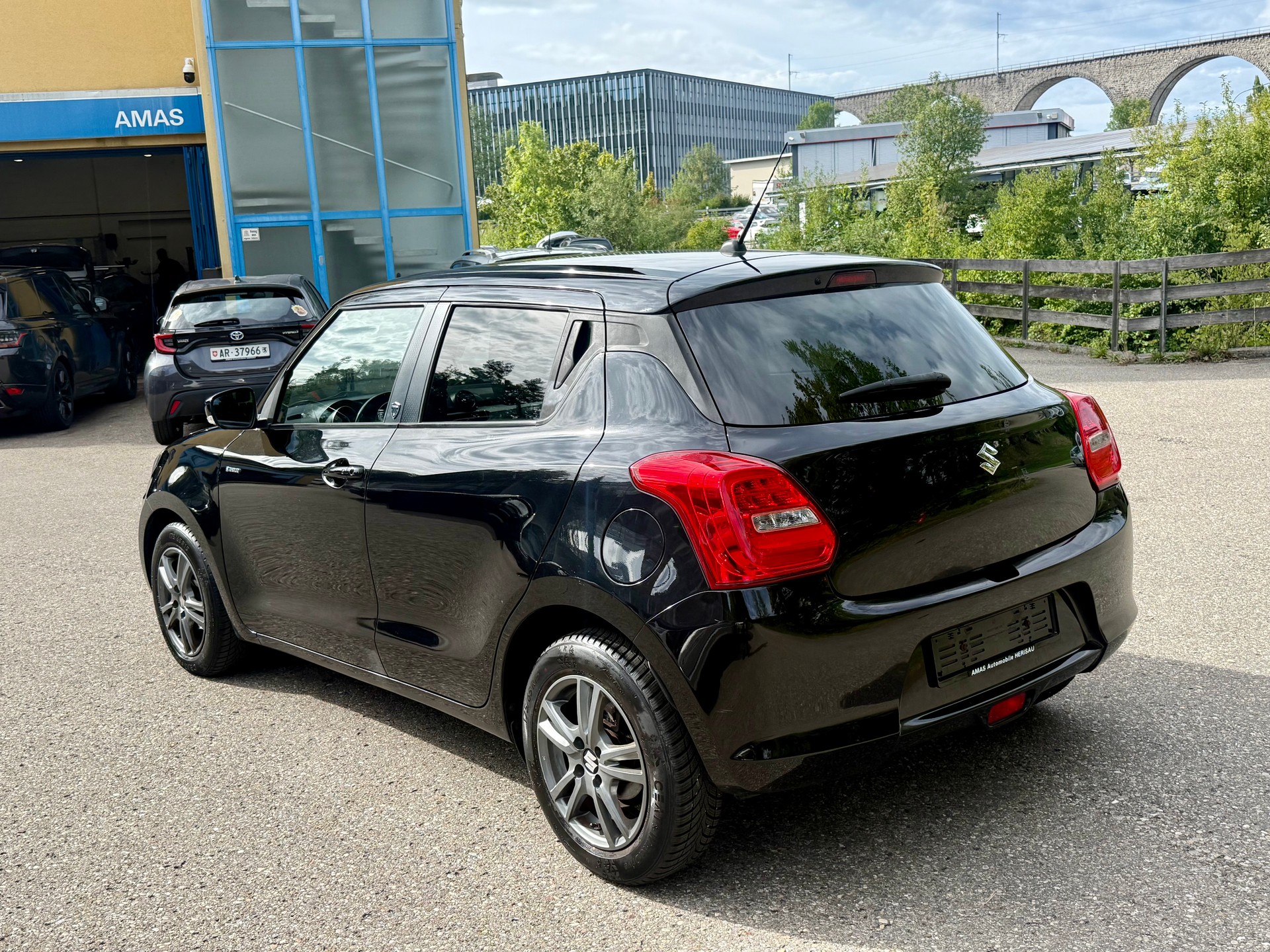 SUZUKI Swift 1.0 12V Tradizio Top Automatic-image-2