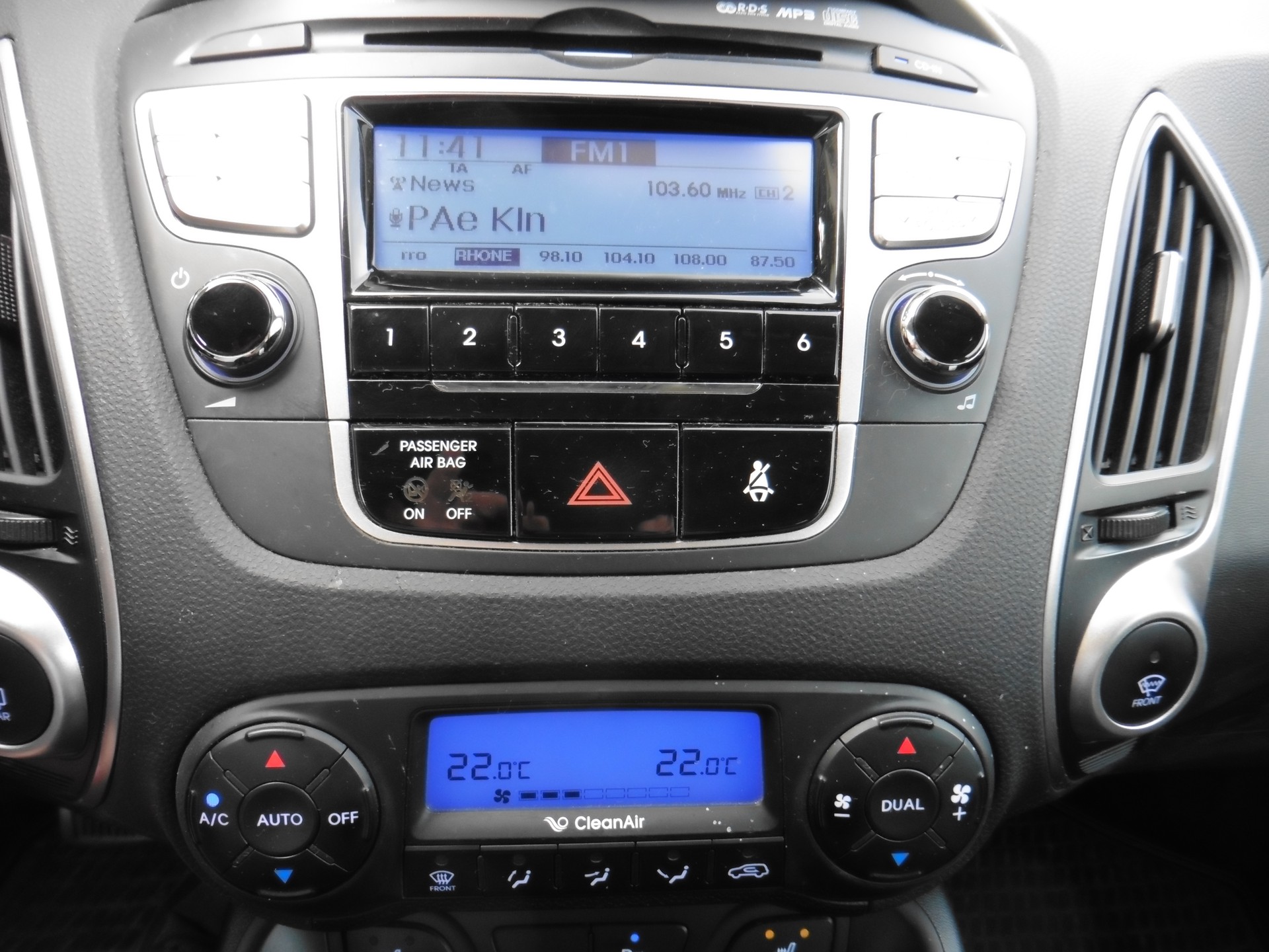 HYUNDAI iX 35 2.0 CRDi Style 4WD Automatic-image-17